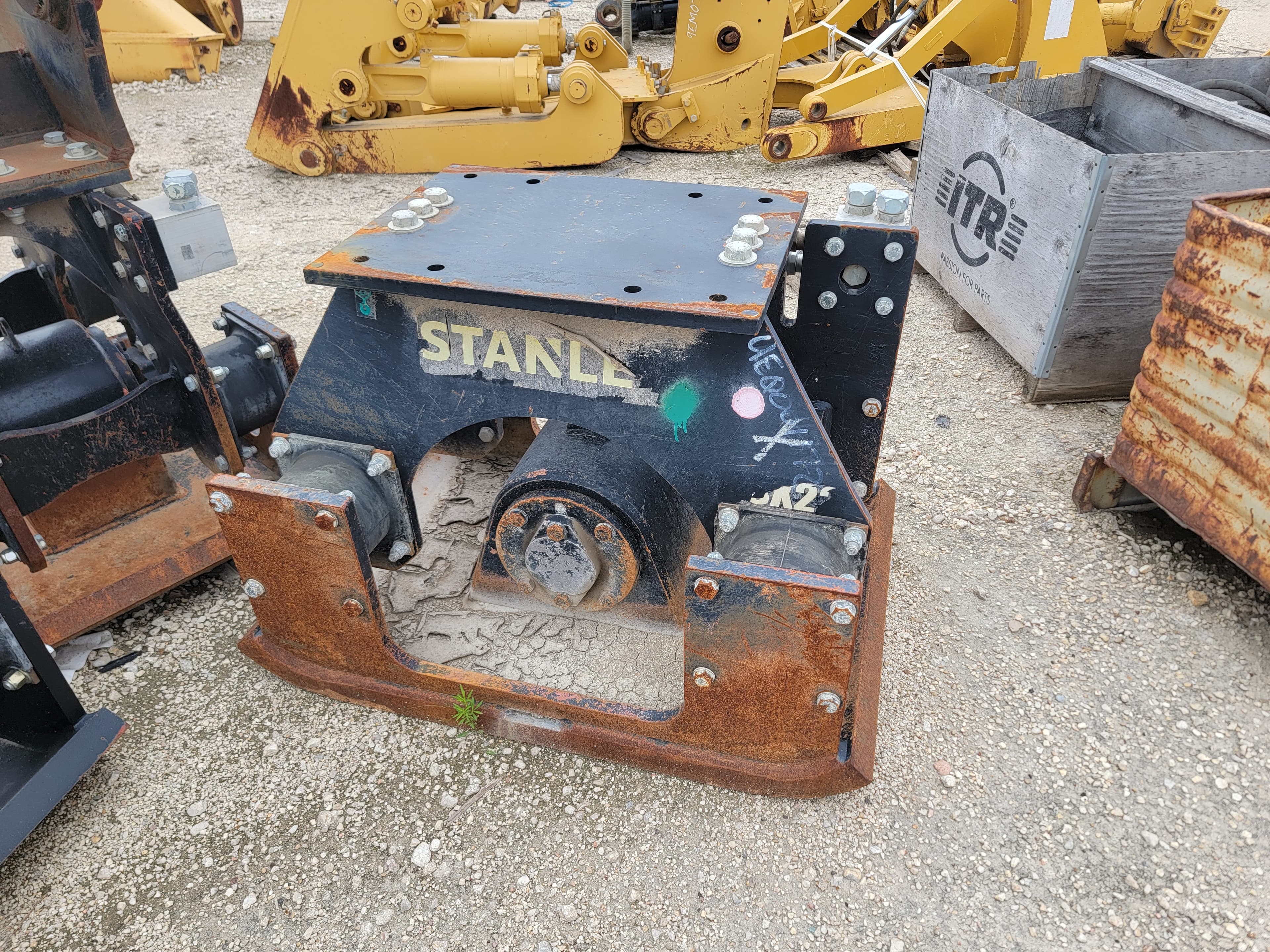 USED STANLEY BRAND VIBRATORY COMPACTOR PLATE MQ image 1