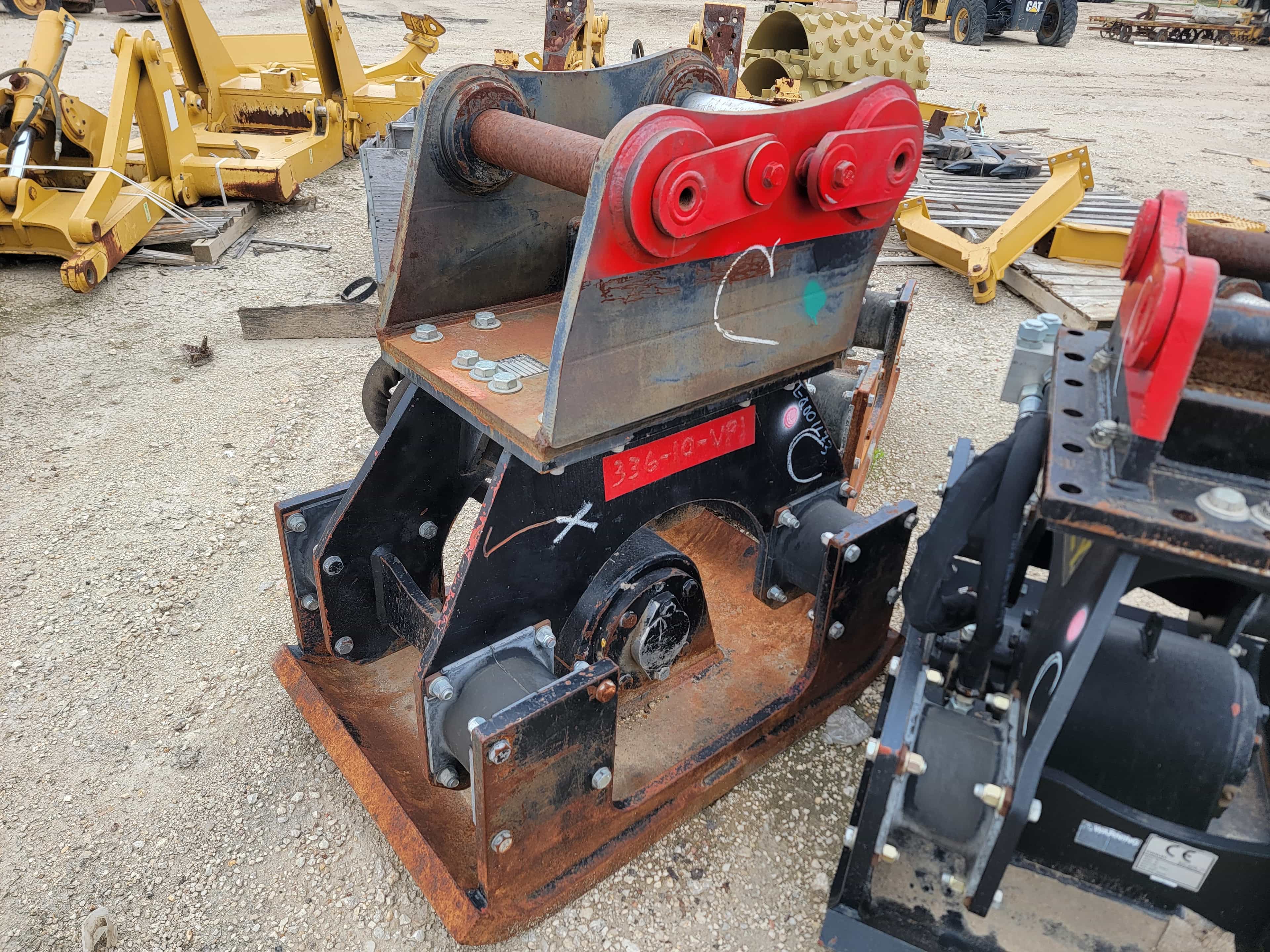 USED STANLEY BRAND VIBRATORY COMPACTOR PLATE MQ image 2