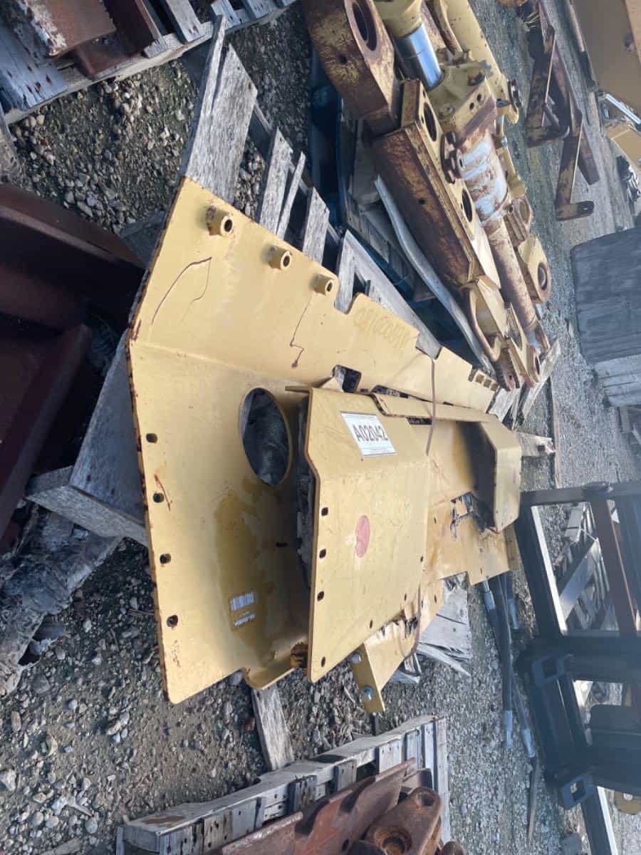 D6T FUEL TANK GUARDS image 3