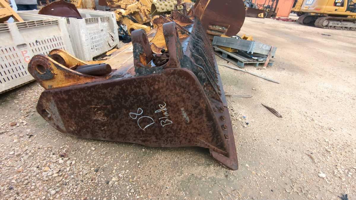 COMPLETE USED D8T SU BLADE GROUP DR1 image 1