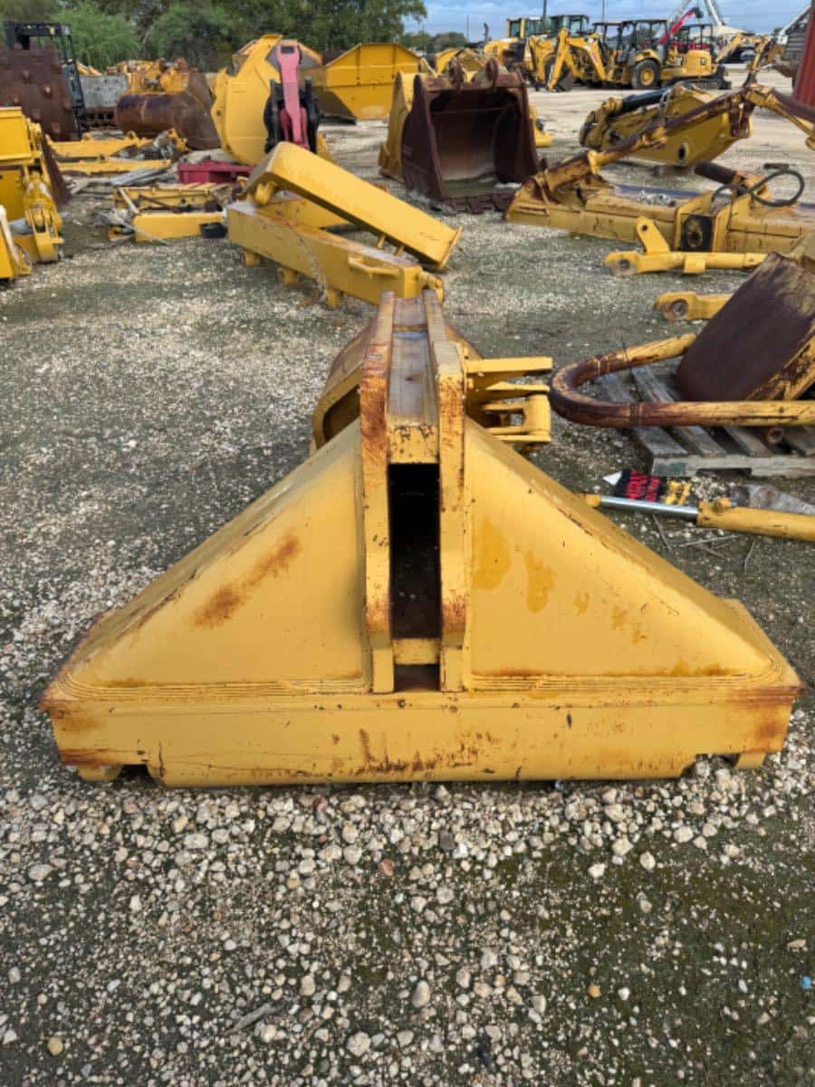 D10T SS RIPPER CARRAIGE ONLY KWK image