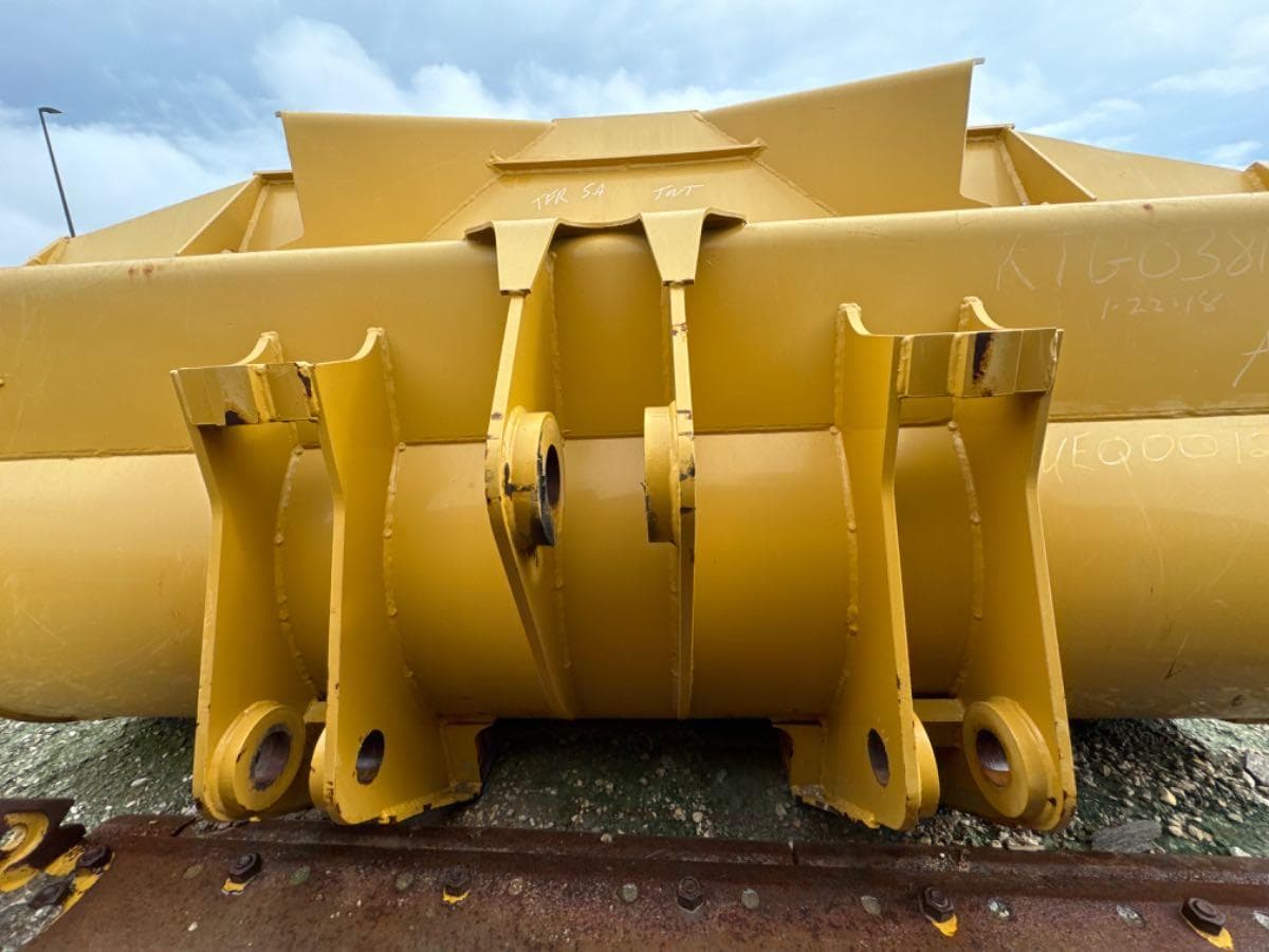 USED 924/930K PIN ON BUCKET MQ image 1