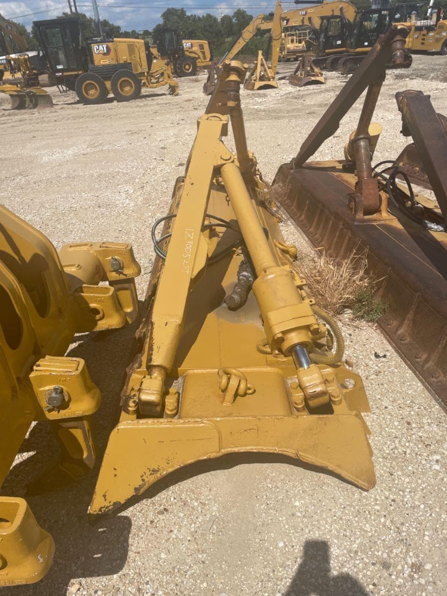 USED D6T ANGLE BLADE 9U8094 image 1
