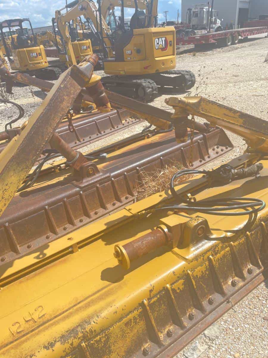 USED D6T ANGLE BLADE 9U8094 image 2