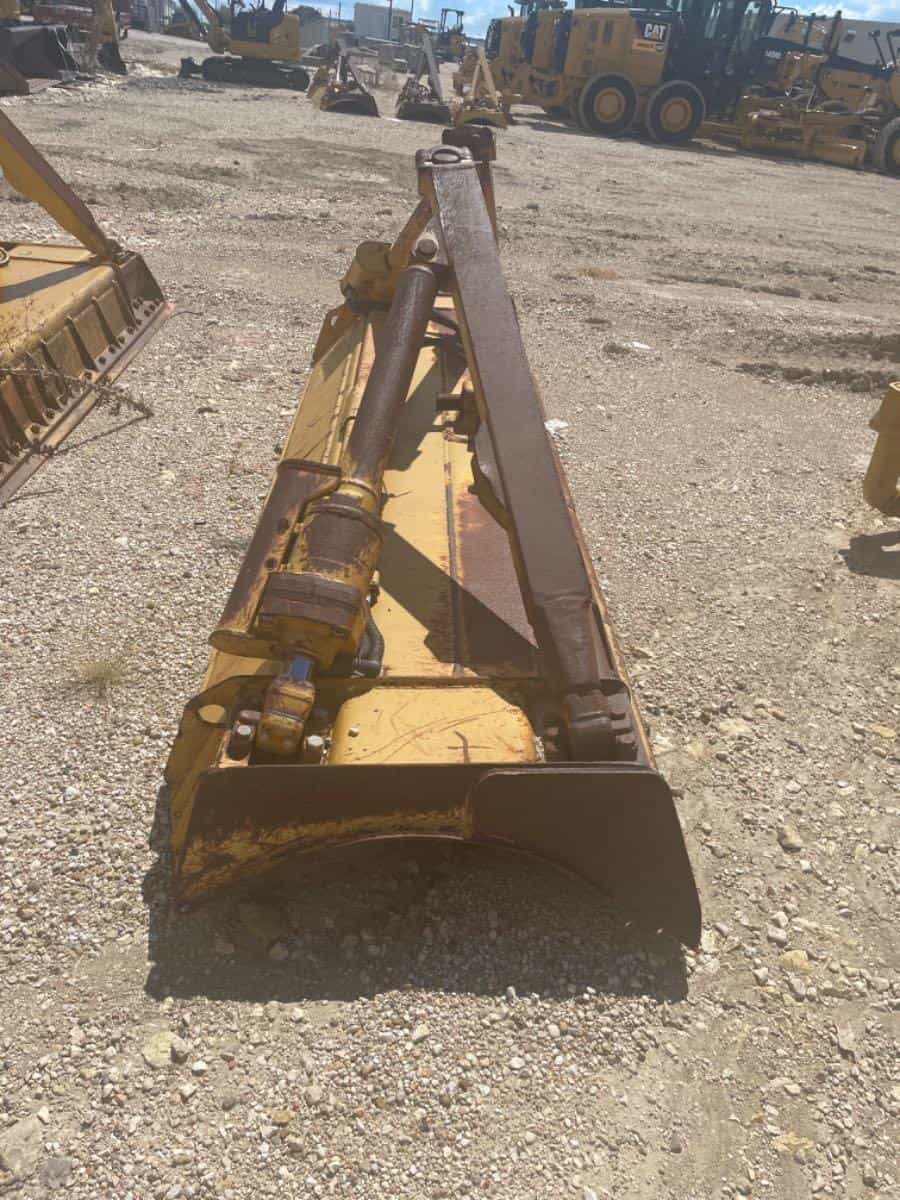 D6T XL ANGLE BLADE USED MQ image 2