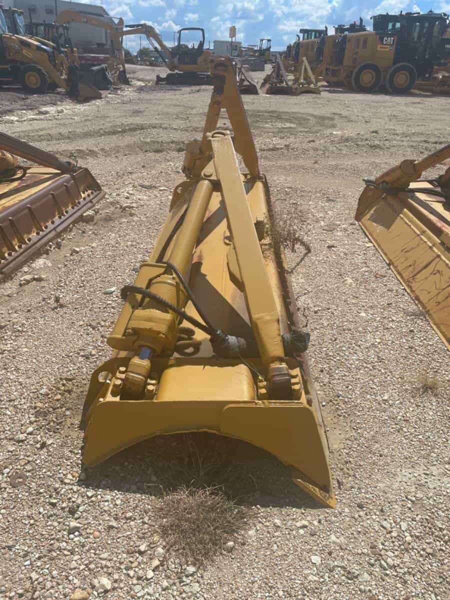 USED D6T XL ANGLE BLADE MQ image 5