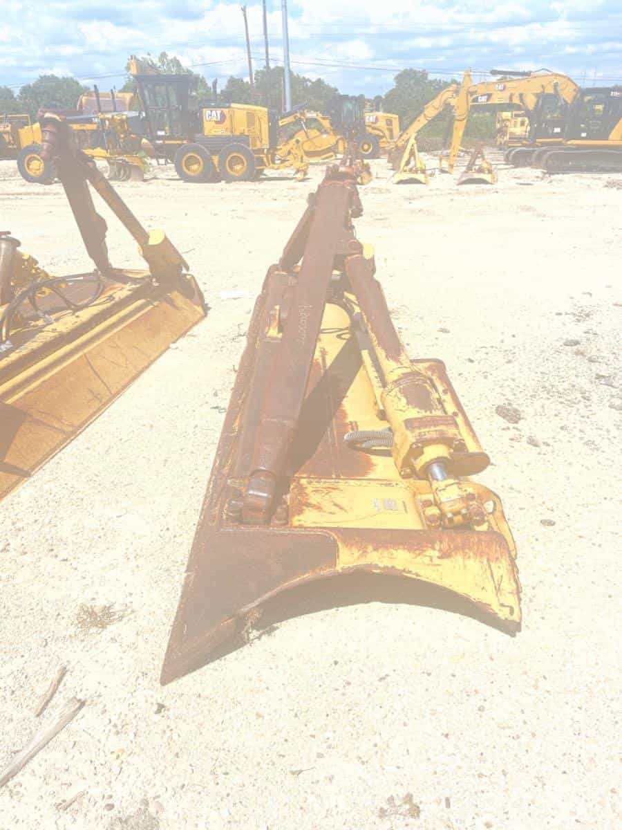 USED D6T XW ANGLE BLADE MQ image 4