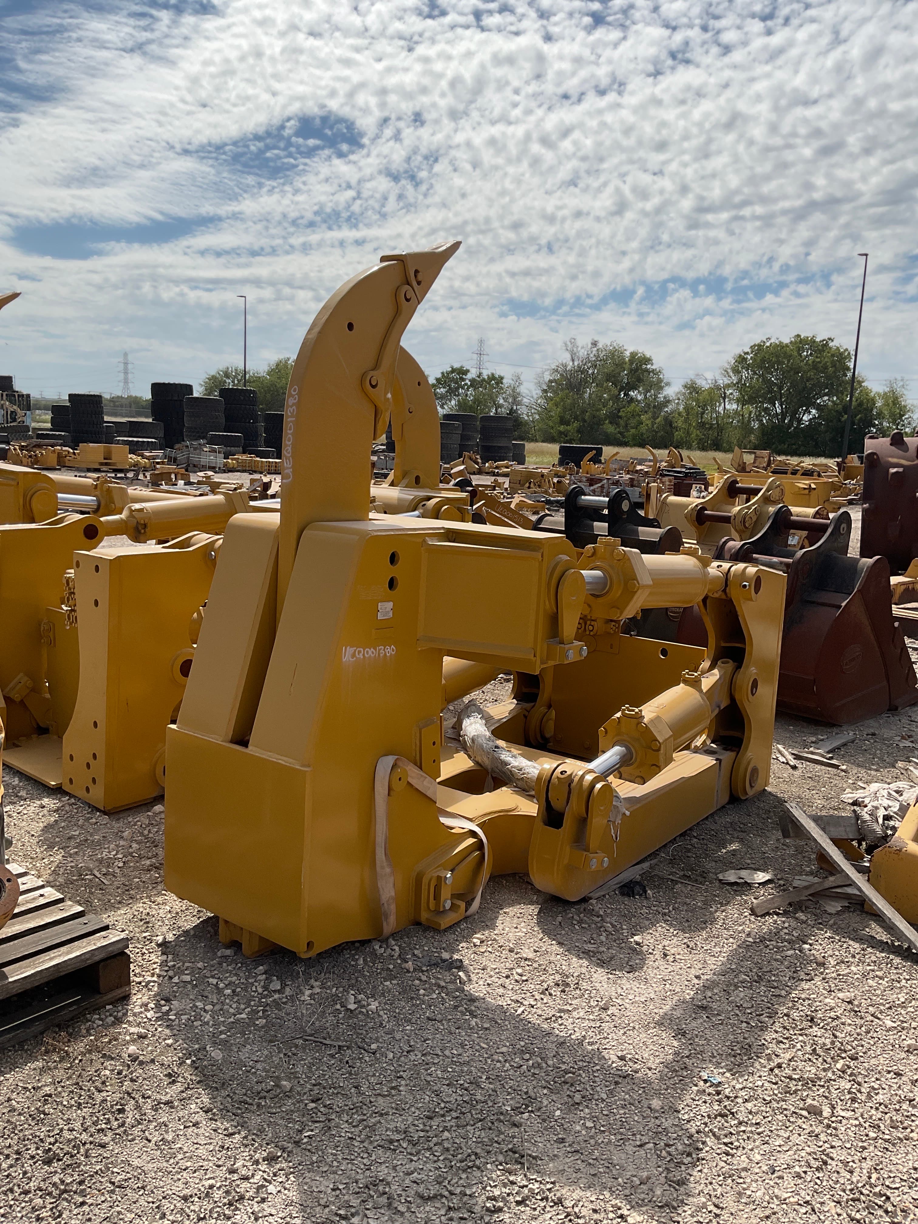 USED D8R SS RIPPER MQ image 1