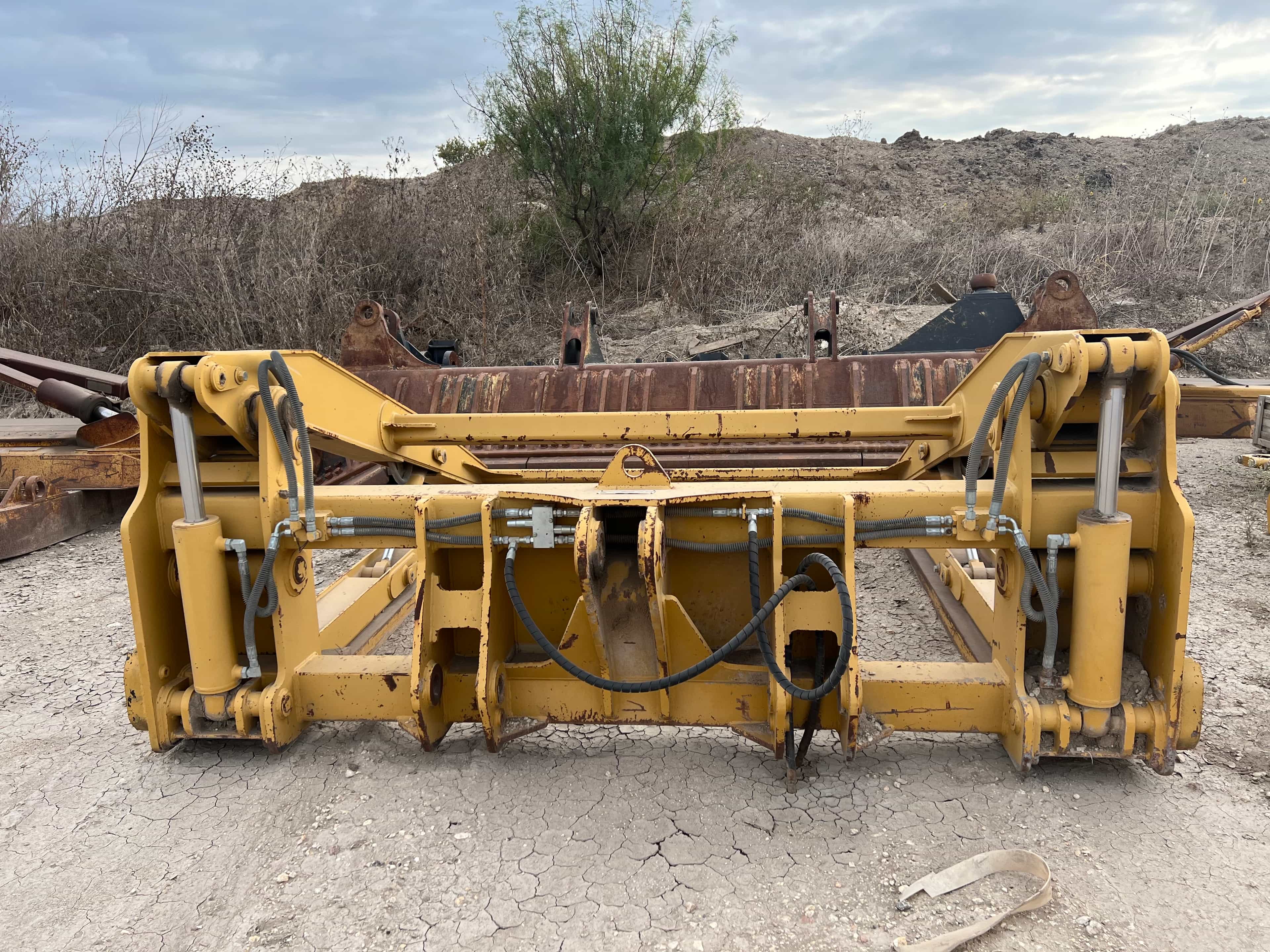 USED WICKER BRAND HYD. PIPE/POLE FORKS MQ image 8