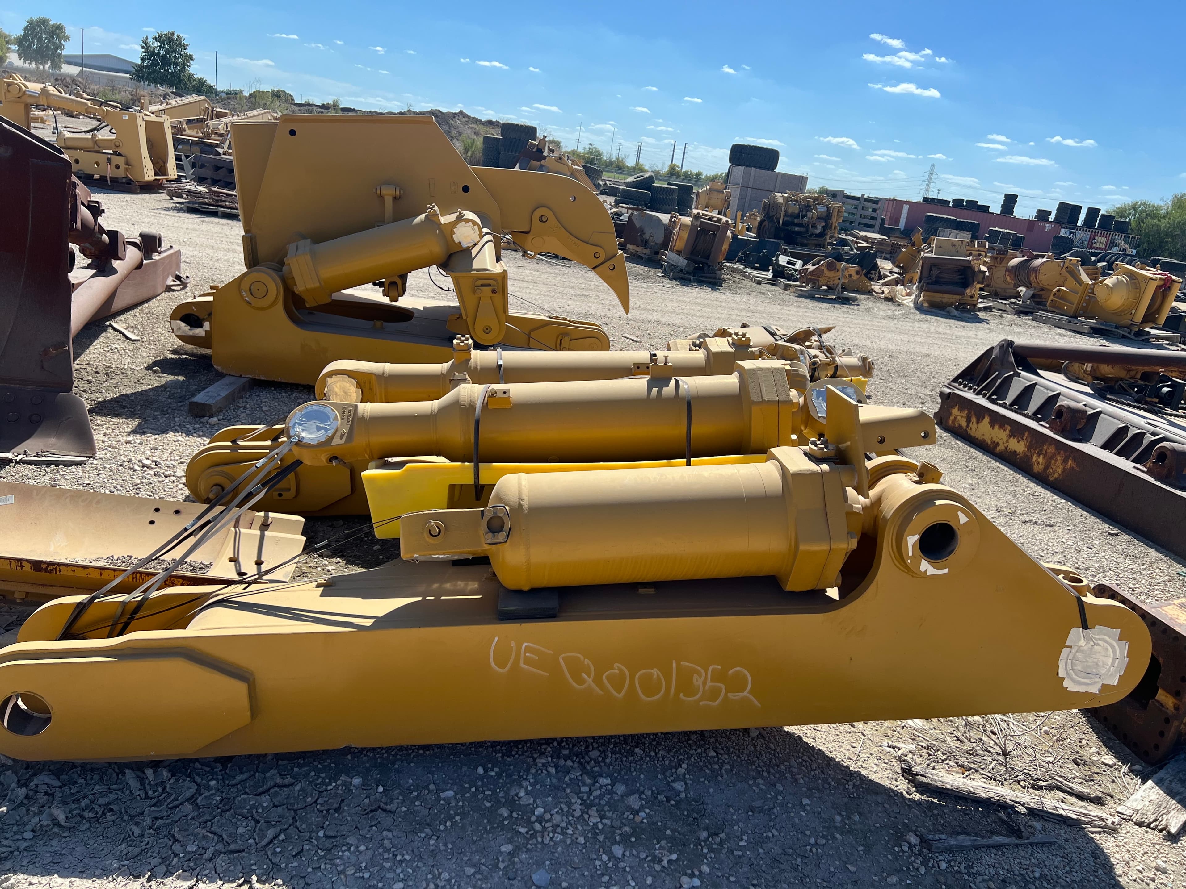 USED MS RIPPER W/ 2 SHANKS MQ image 1