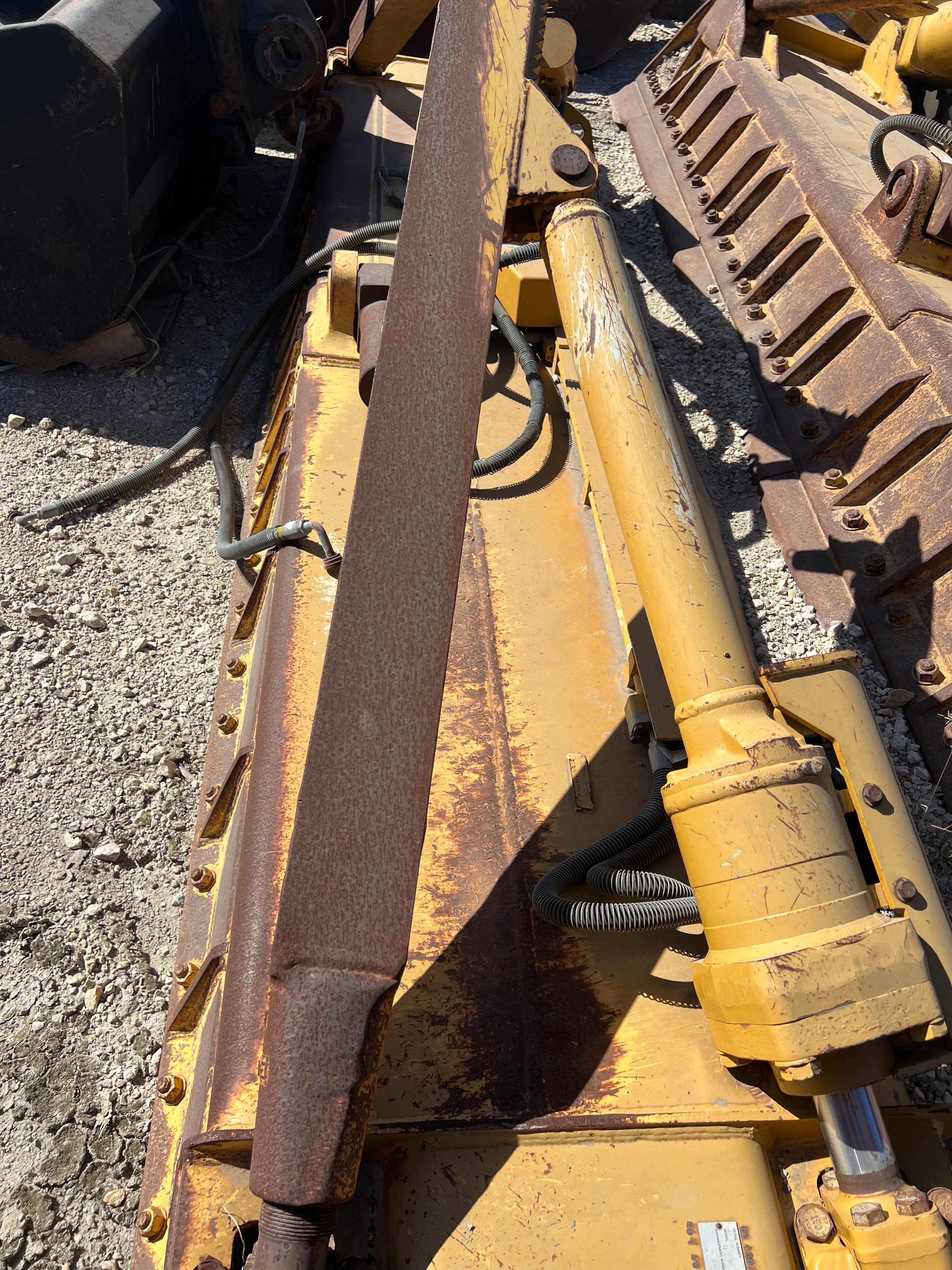 USED D6T XW ANGLE BLADE COMPLETE MQ image 1