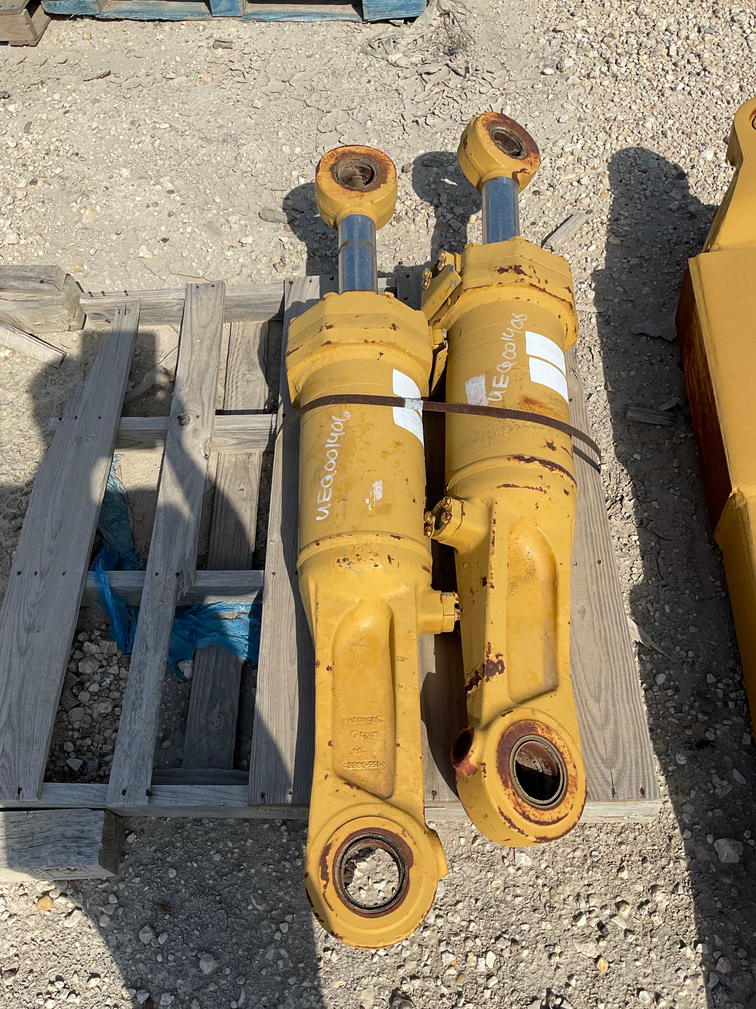USED D8R/T CWT,3 BLADE CYLS, TAG LINK AND GUARD MQ image 2