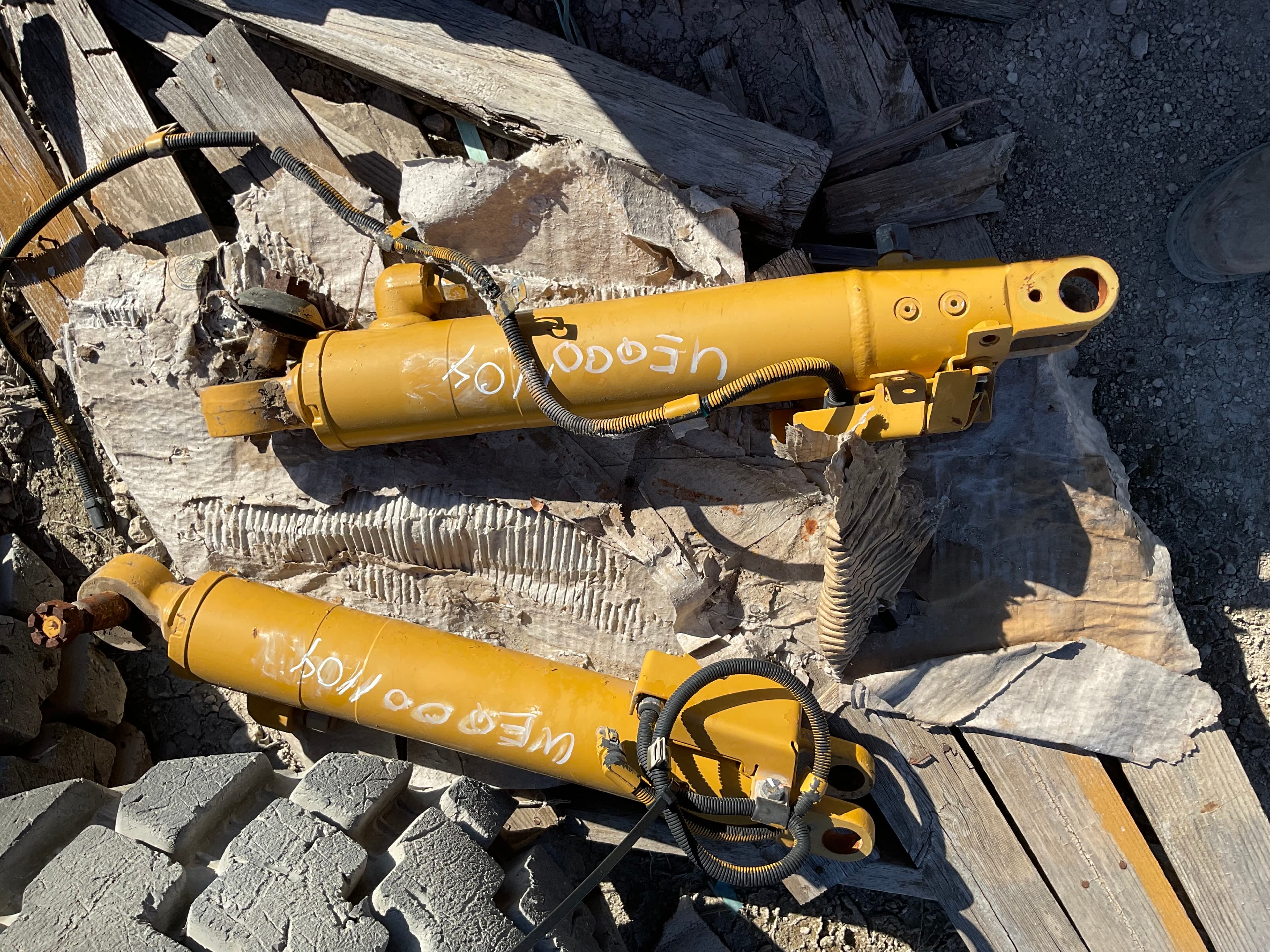 2 REBUILT STEERING CYLINDERS FOR 140M PER LK MQ image 1
