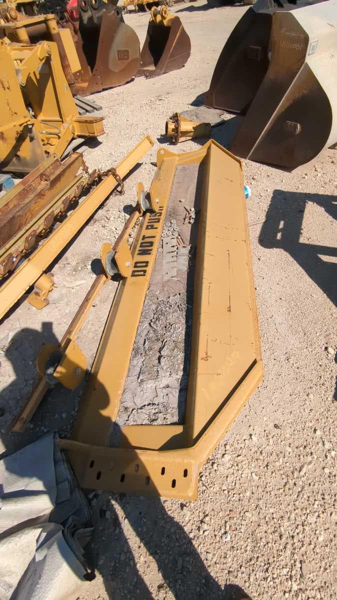 USED 740 TAILGATE MQ image 1