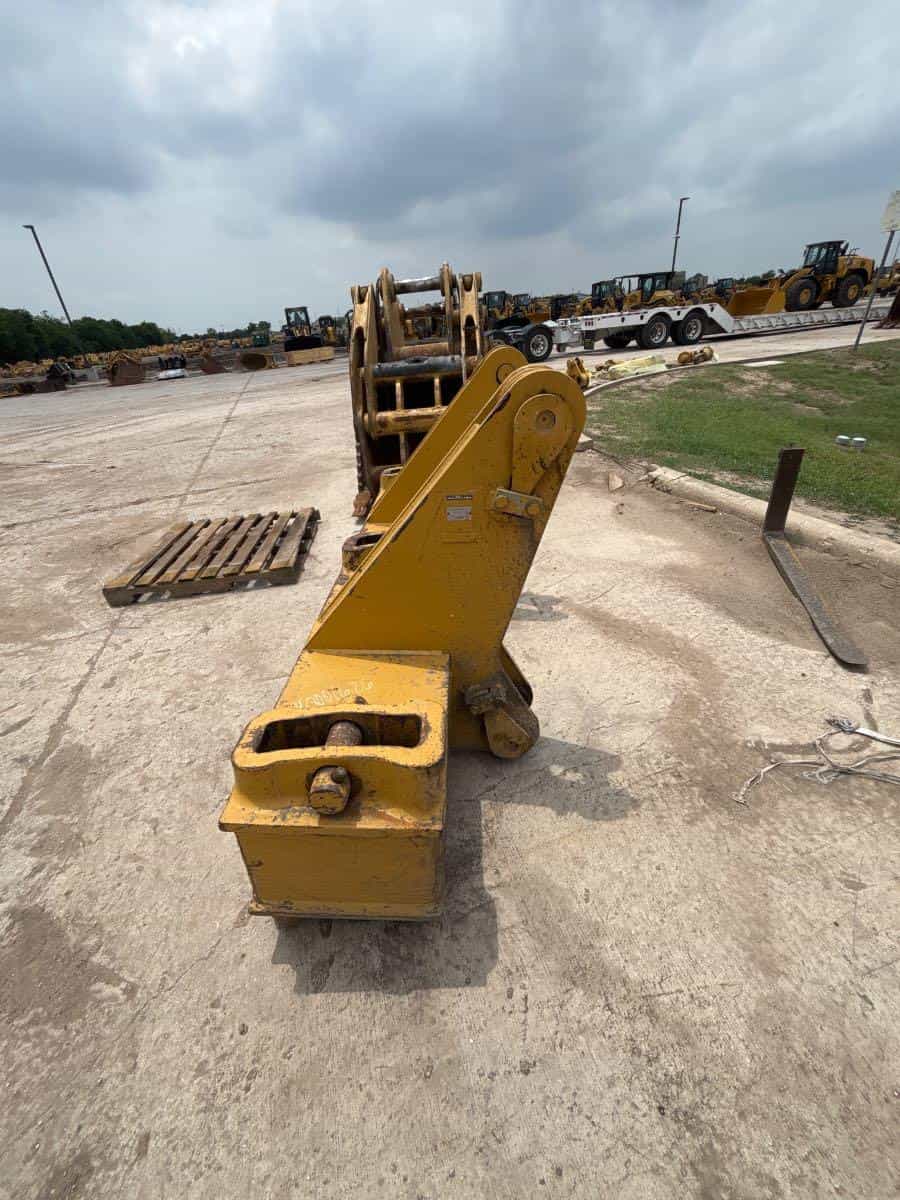 USED CAT MS RIPPER FOR D8T MQ image 4