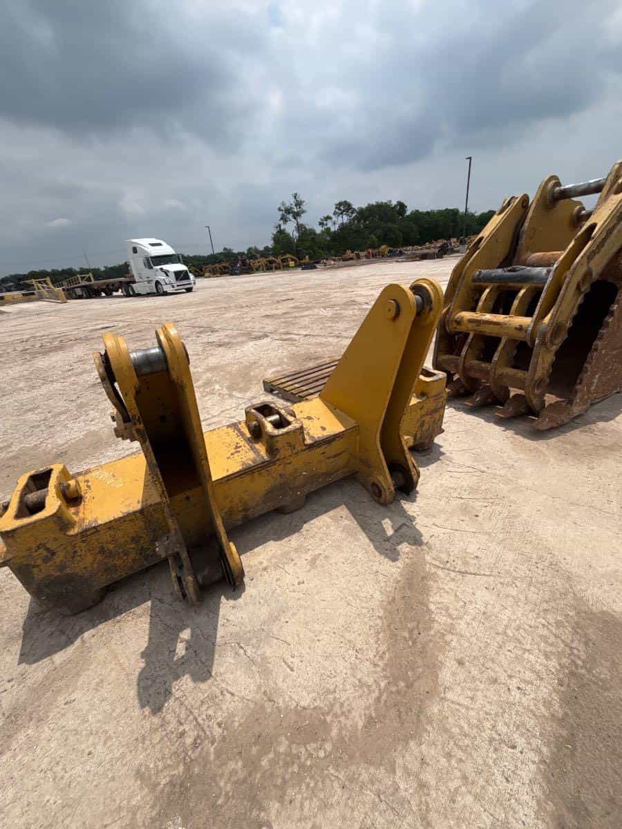 USED CAT MS RIPPER FOR D8T MQ image 6