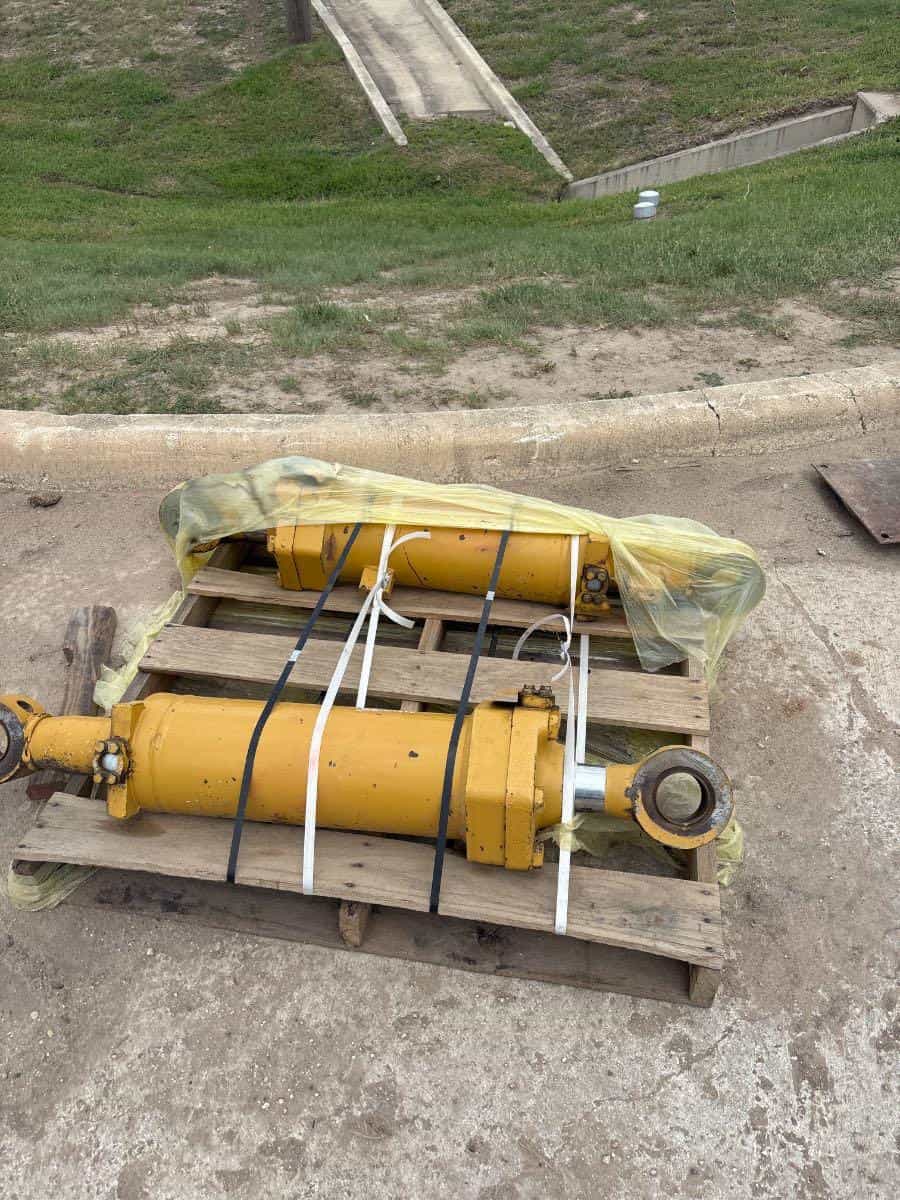 USED CAT MS RIPPER FOR D8T MQ image 7