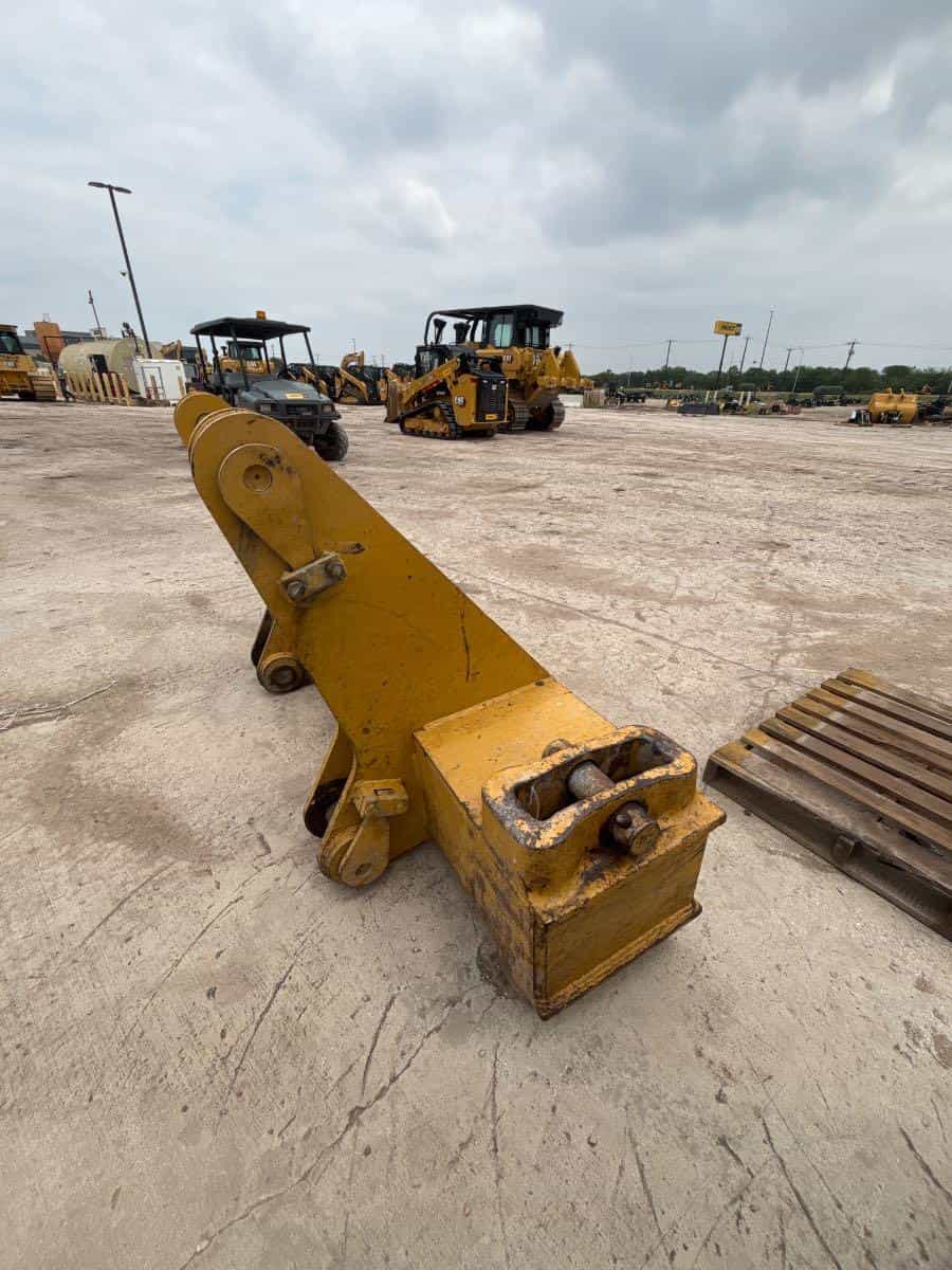 USED CAT MS RIPPER FOR D8T MQ image 8