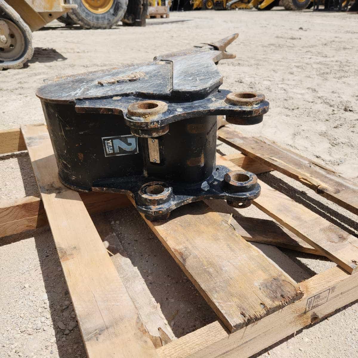 USED 12" V BOTTOM BUCKET FOR 3T MHE MQ image 2