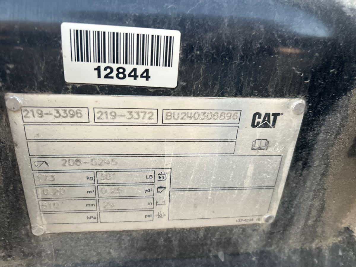 NEW 24" PIN ON CAT BUCKET W/ PINS MQ image 2