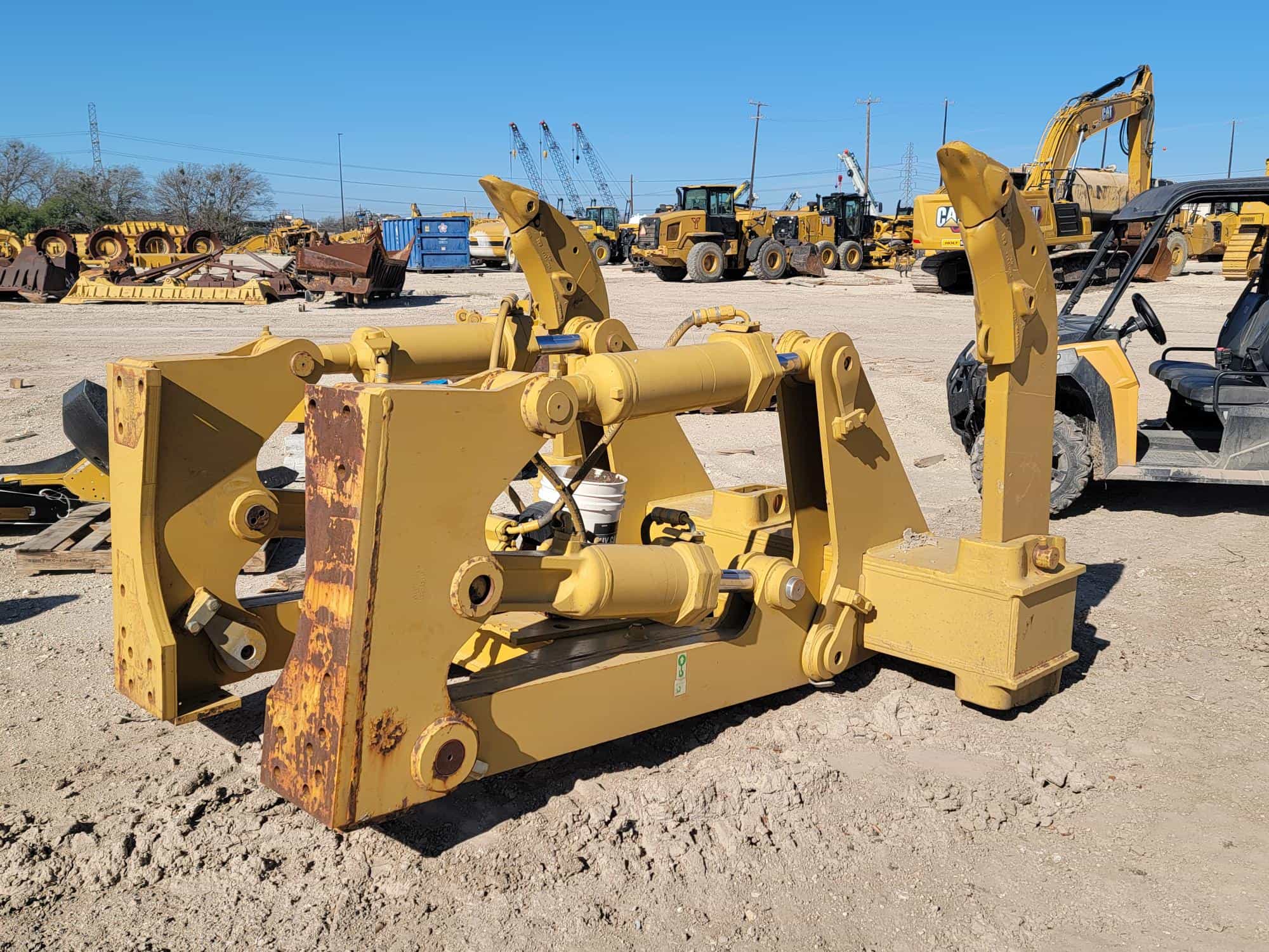 D8T MS RIPPER W/ 2 SHANKS MQ image 2