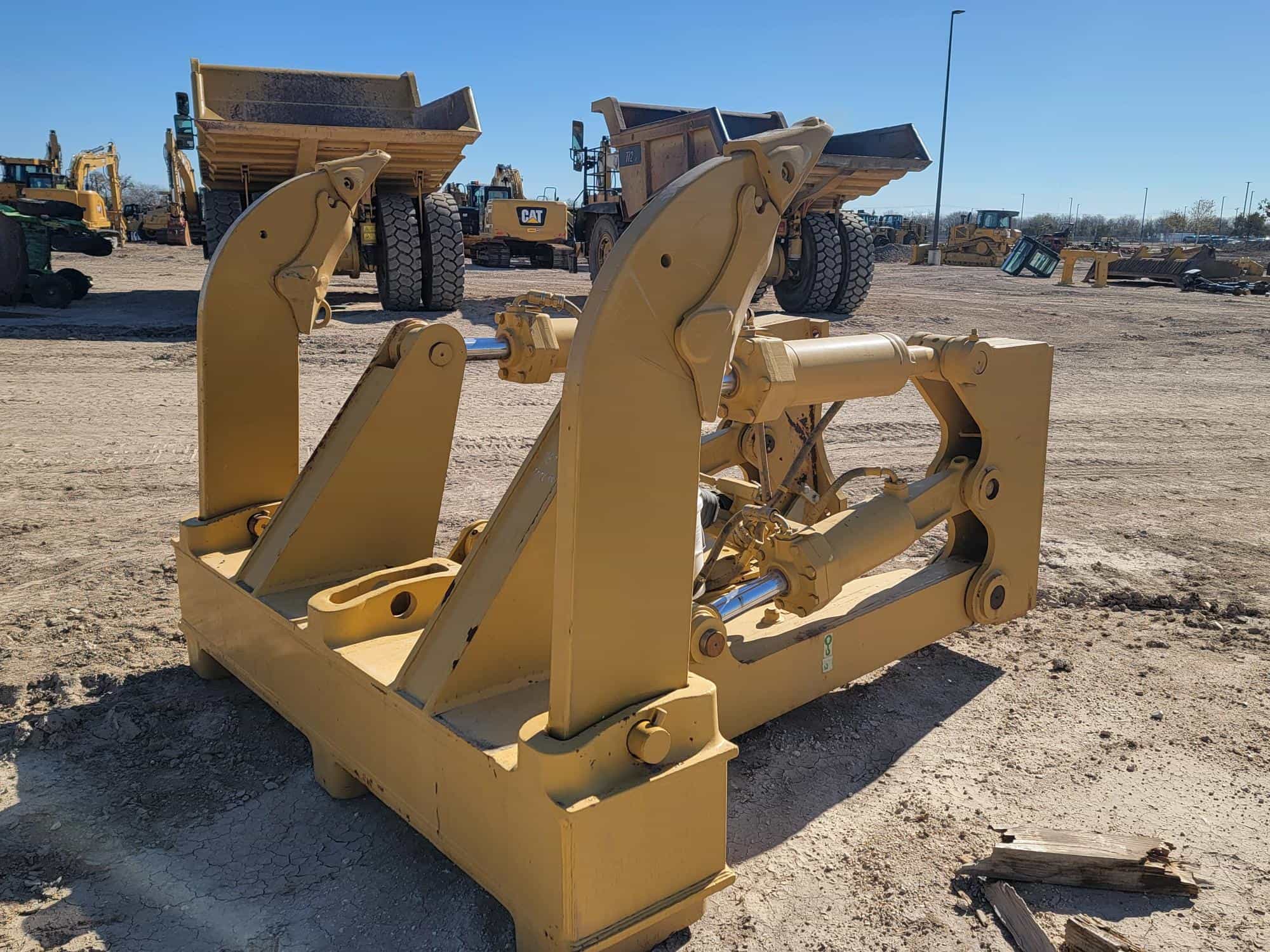 D8T MS RIPPER W/ 2 SHANKS MQ image 3