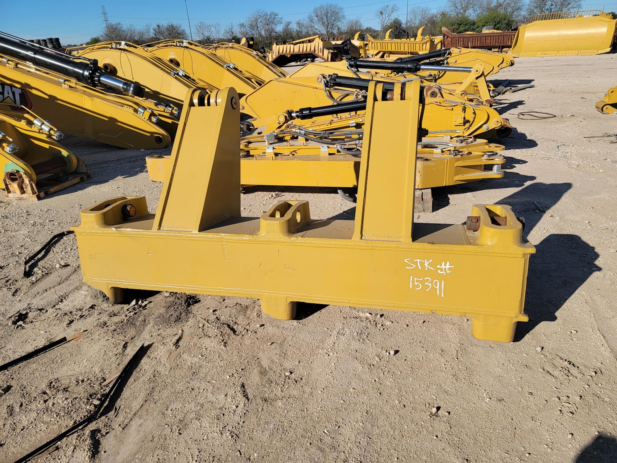 USED MS RIPPER FOR CAT D9R/T W/ 2 SHANKS MQ image 1
