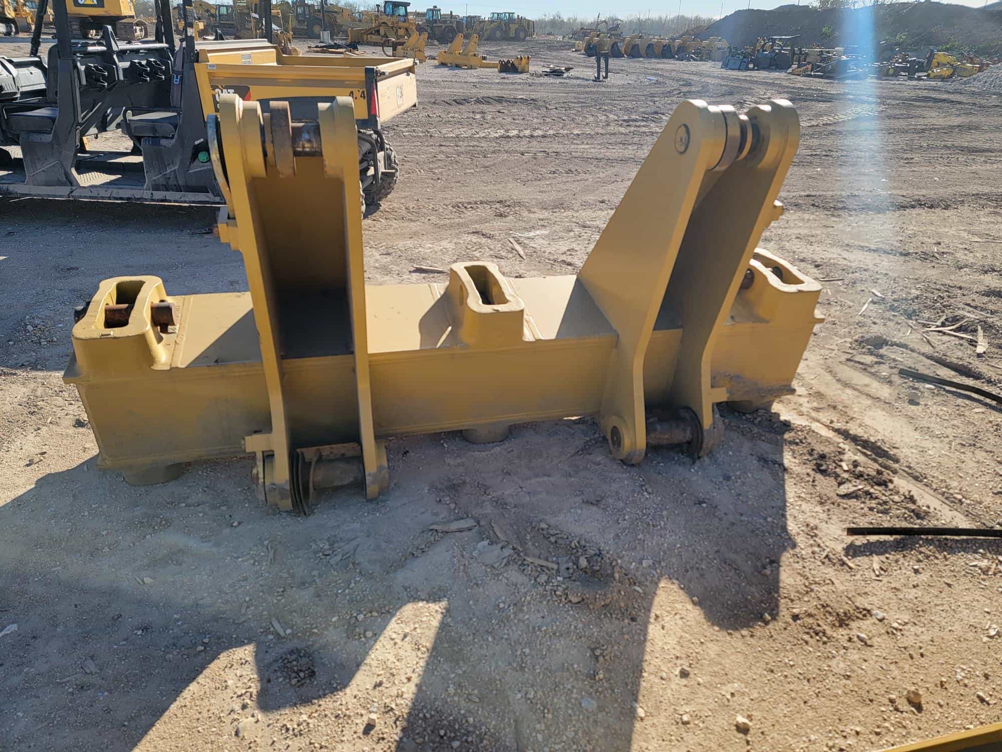 USED MS RIPPER FOR CAT D9R/T W/ 2 SHANKS MQ image 4