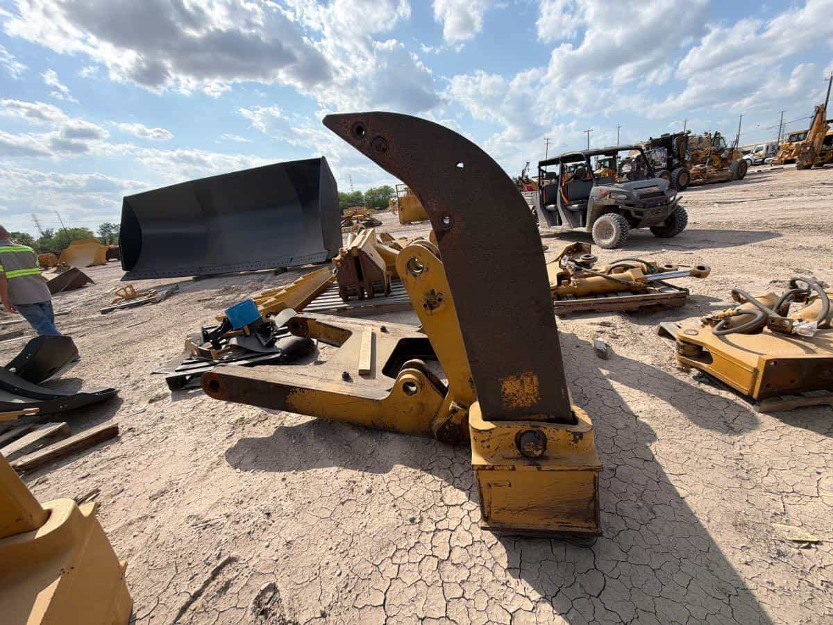 USED D8T MS RIPPER MQ image 4