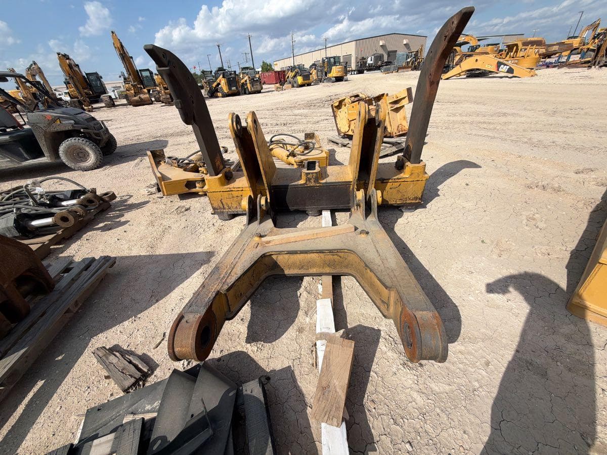 USED D8T MS RIPPER MQ image 1