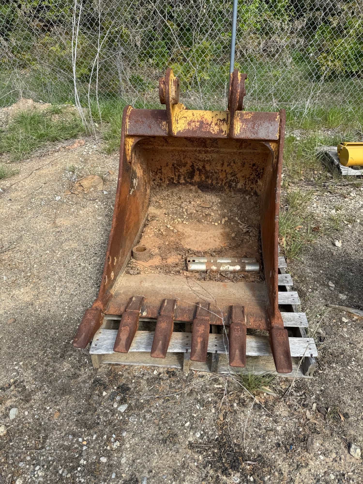 CAT 36" BUCKET FITS "A" LINKAGE MACHINES SRS image 4