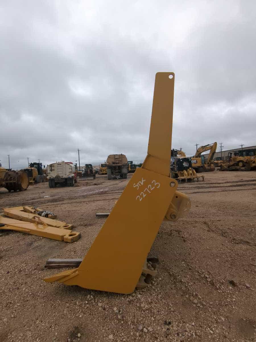NEW D9T SU BLADE W/PUSH ARMS / TRASH RACK MQ image 3