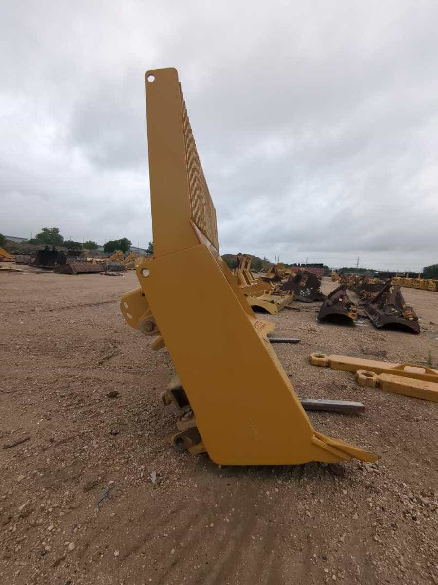 NEW D9T SU BLADE W/PUSH ARMS / TRASH RACK MQ image 4