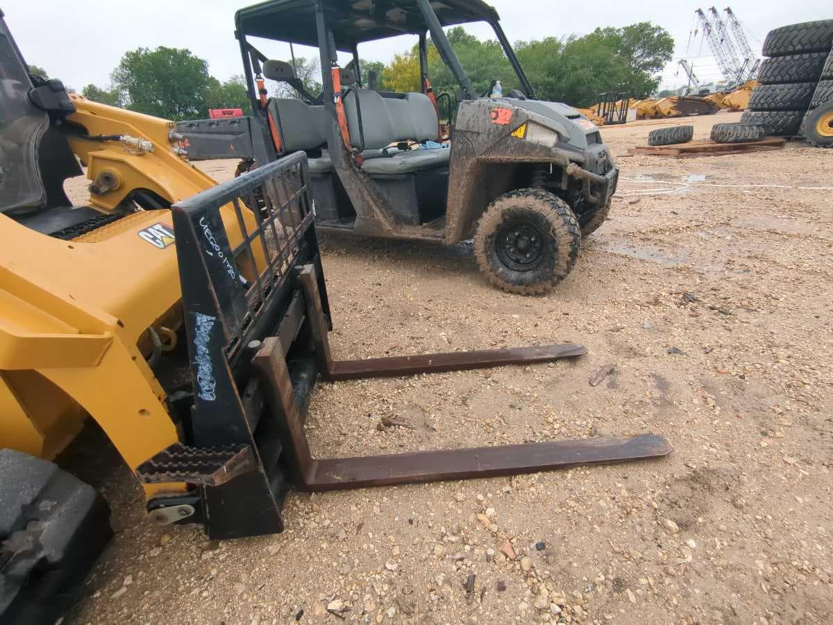 CAT CARRIAGE AND 48" FORKS FITS ALL SKID STEERS MQ image 1