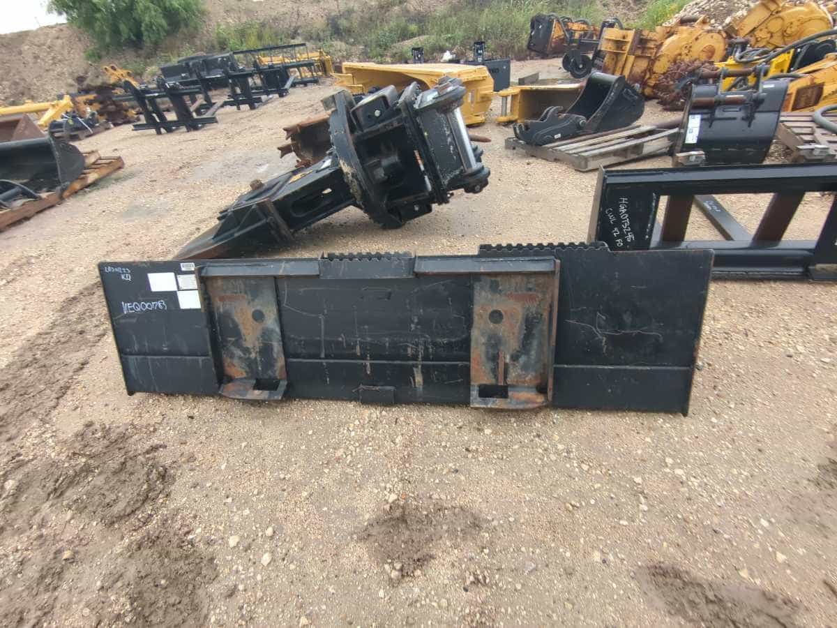 USED 80" SSL BUCKET W/ CUTTING EDGE MQ image 2