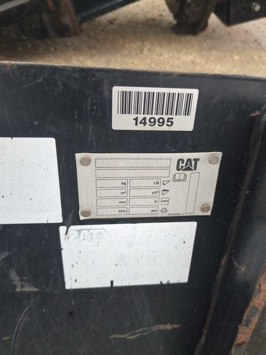 USED 80" SSL BUCKET W/ CUTTING EDGE MQ image 4