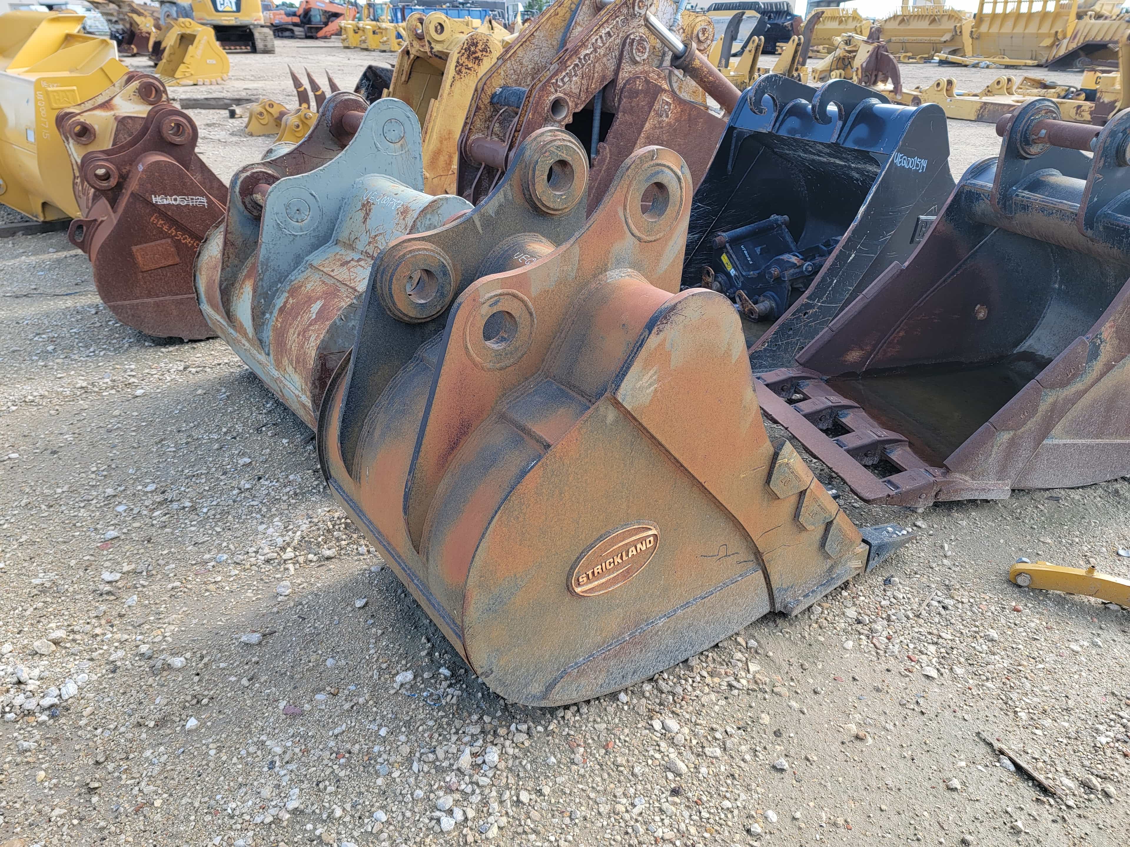 USED STRICKLAND BRAND 39" BUCKET MQ image 2