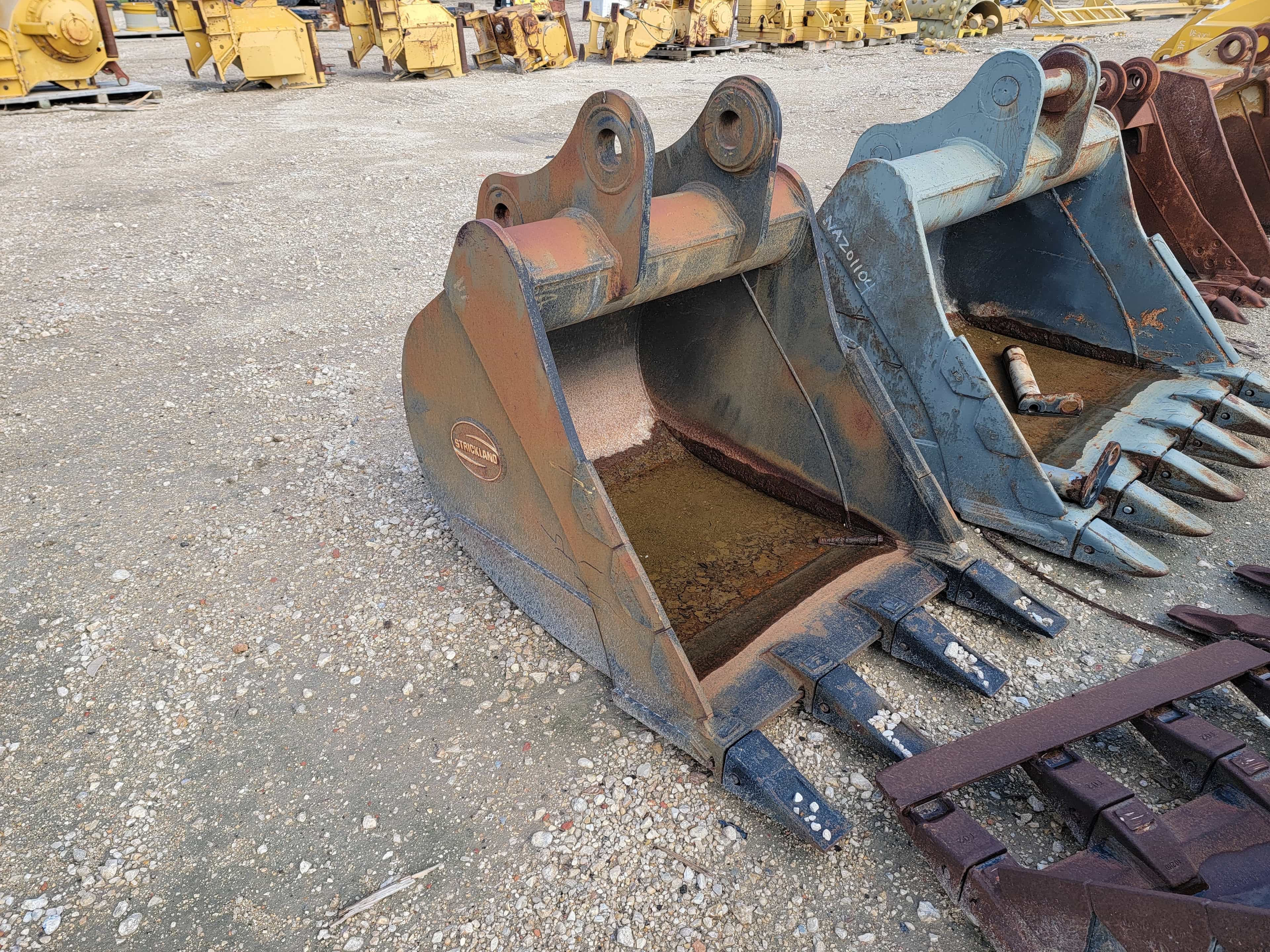 USED STRICKLAND BRAND 39" BUCKET MQ image 3