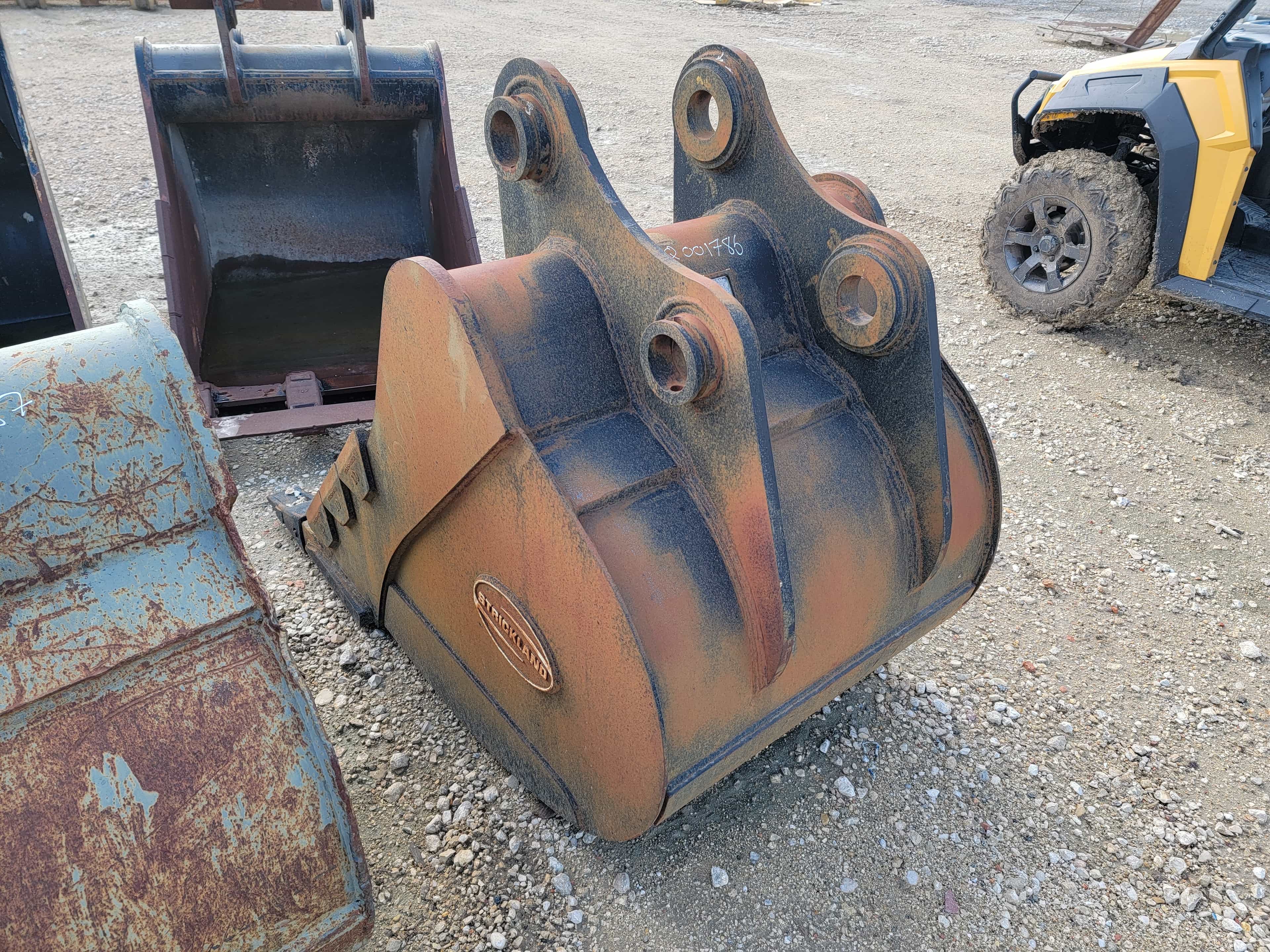 USED STRICKLAND BRAND 39" BUCKET MQ image 5
