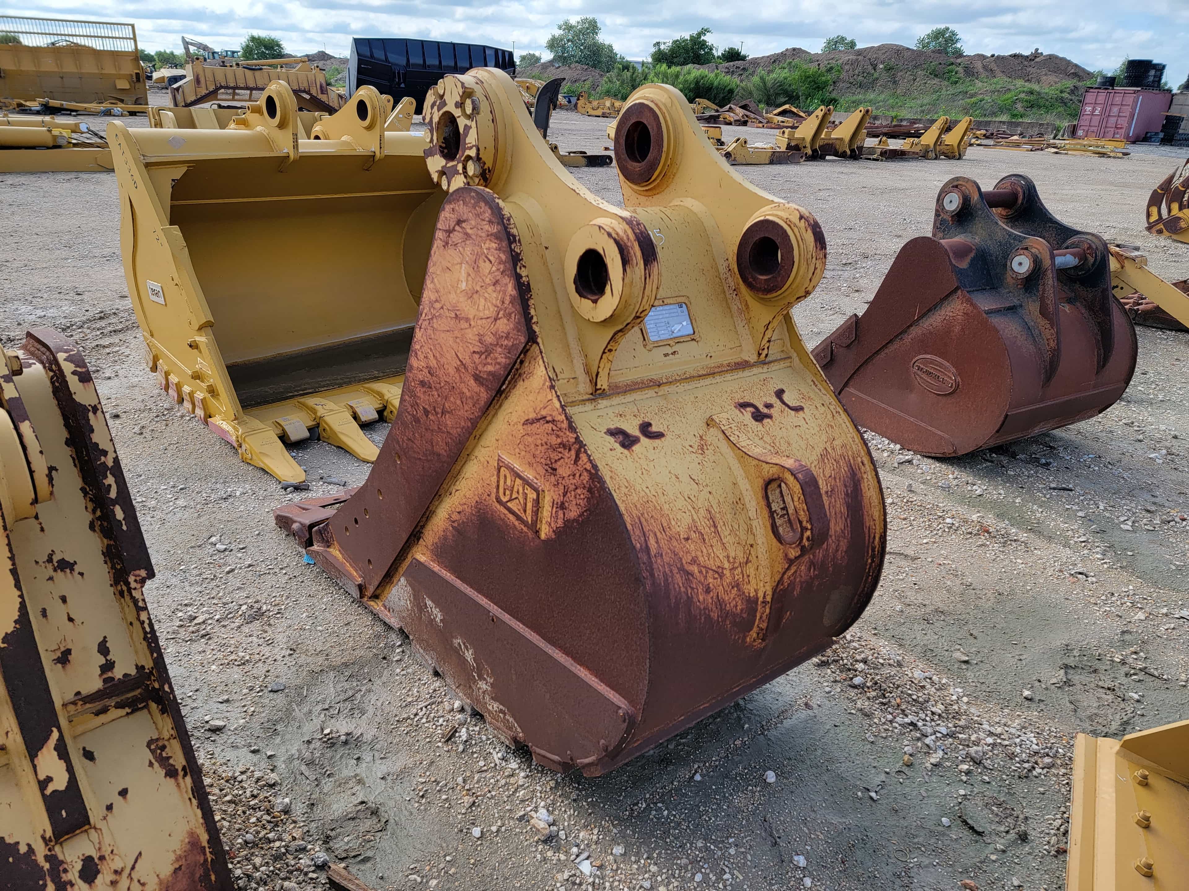 USED 336 36" BUCKET MQ image 2