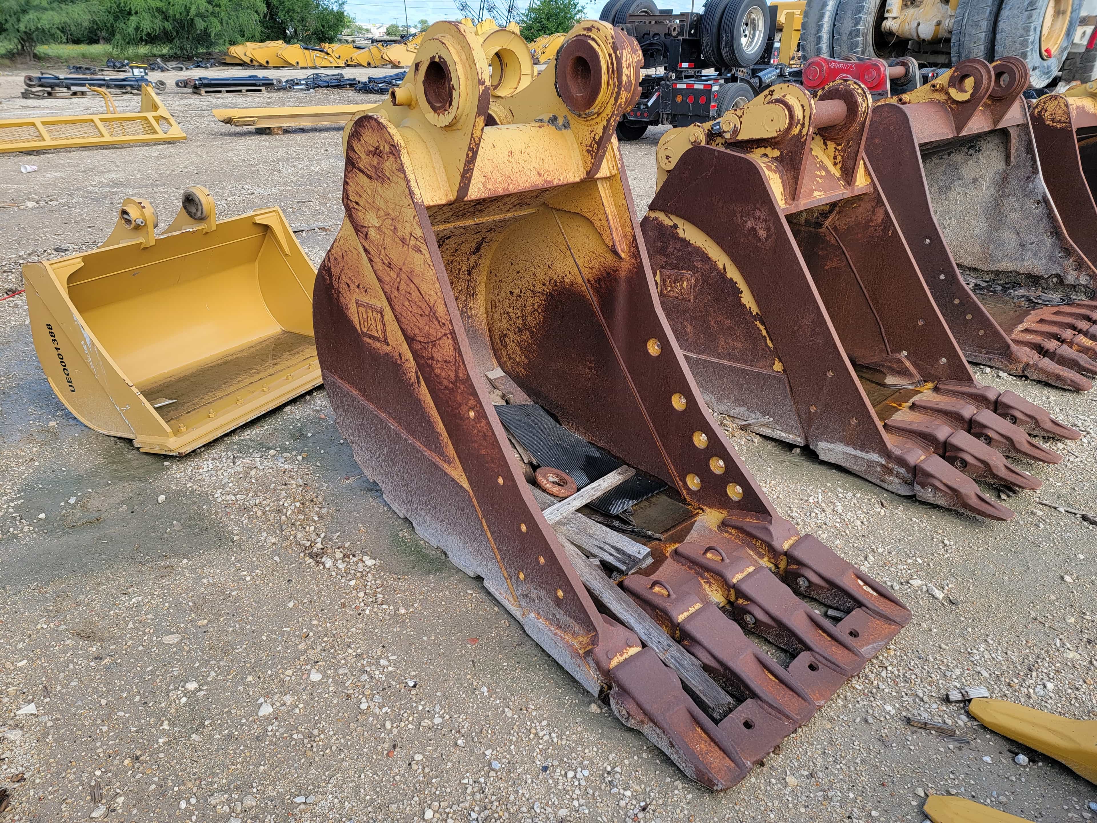 USED 336 36" BUCKET MQ image 5