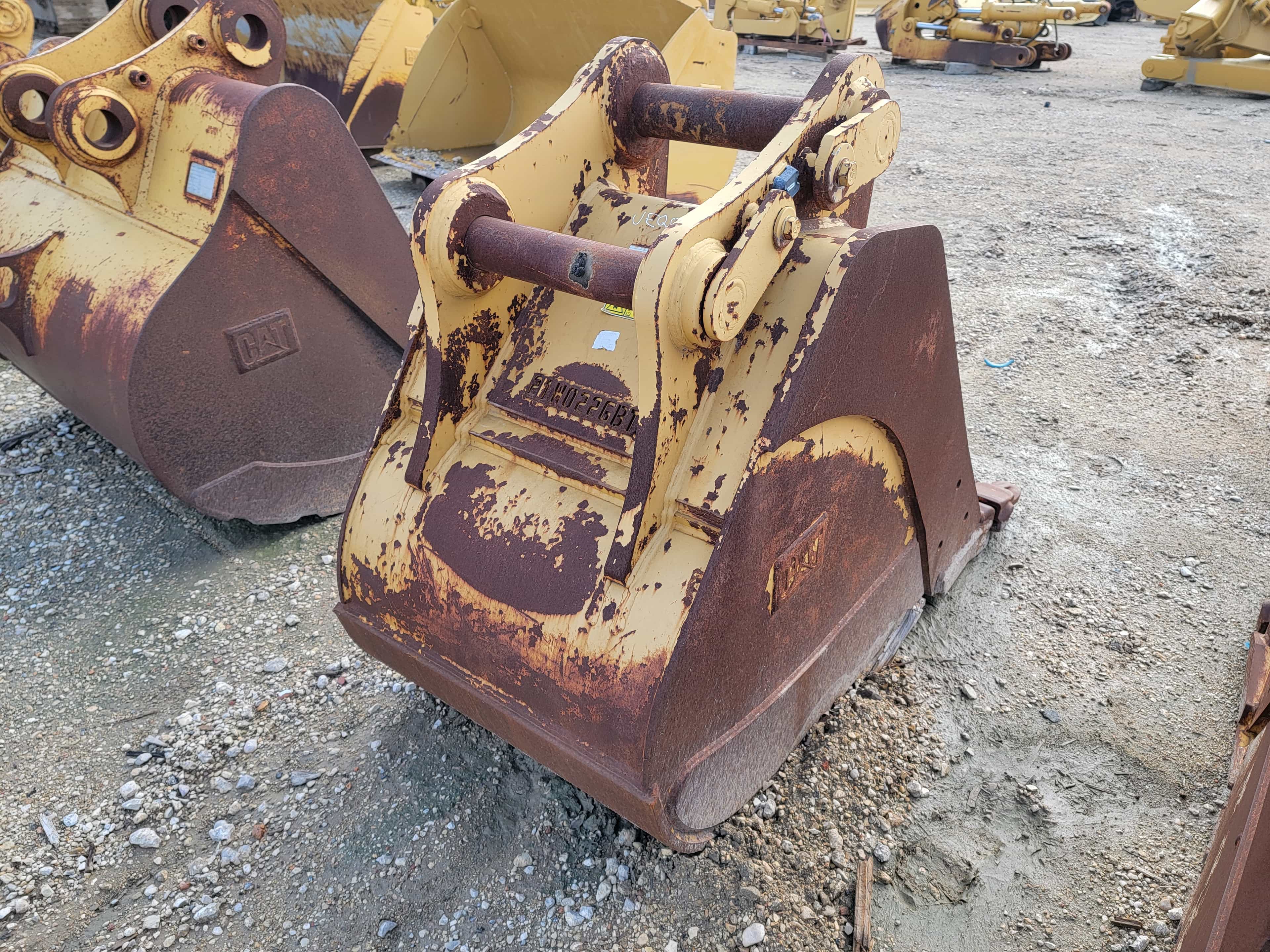 USED 35" 336 BUCKET *NOT STANDARD DB BU / SEE PICS* MQ image 2