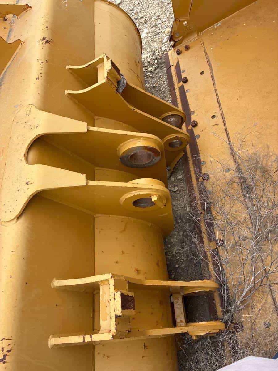 938 PIN ON BUCKET SRS image 7