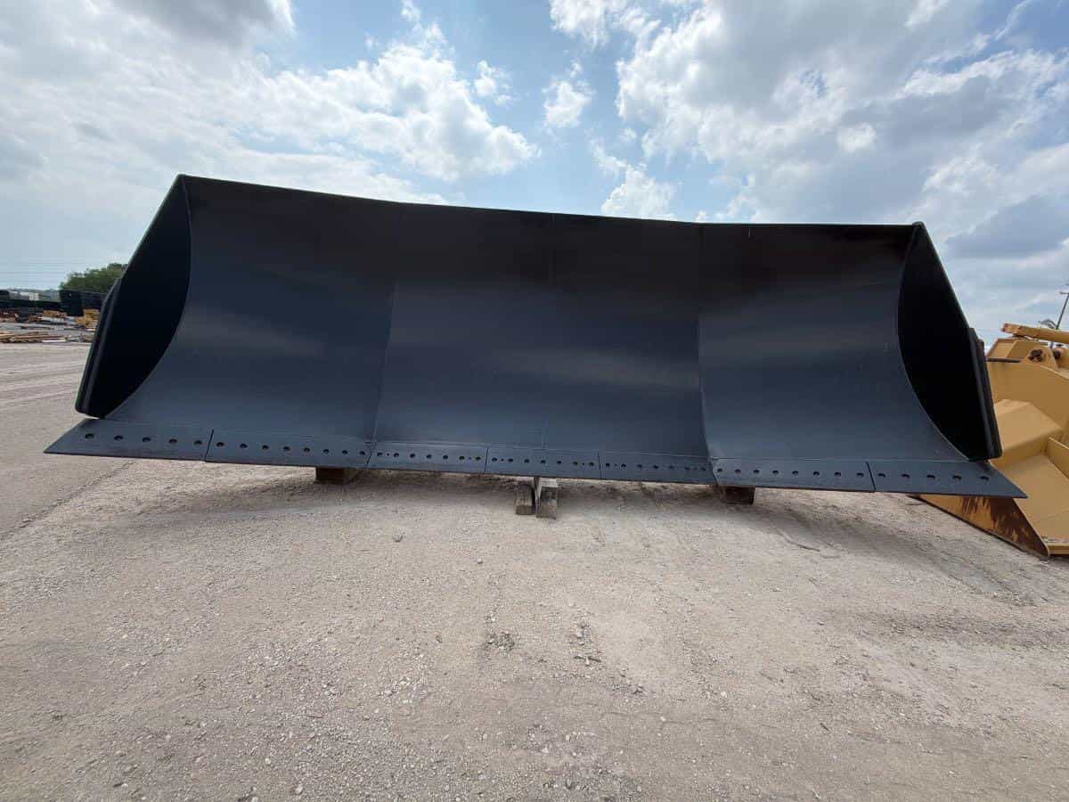 USED D10T COAL BLADE MQ image 2
