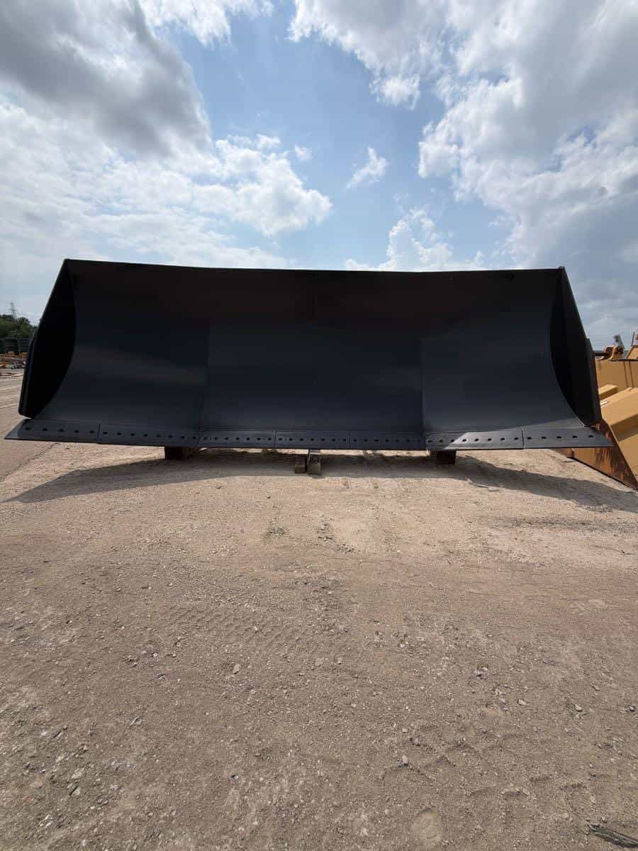USED D10T COAL BLADE MQ image 4