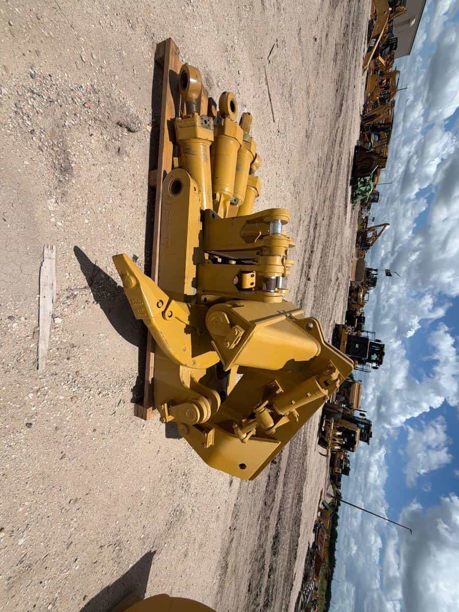USED D8T SS RIPPER W/ PIN PULLER MQ image 2