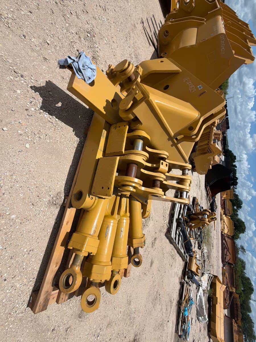USED D8T SS RIPPER W/ PIN PULLER MQ image 4
