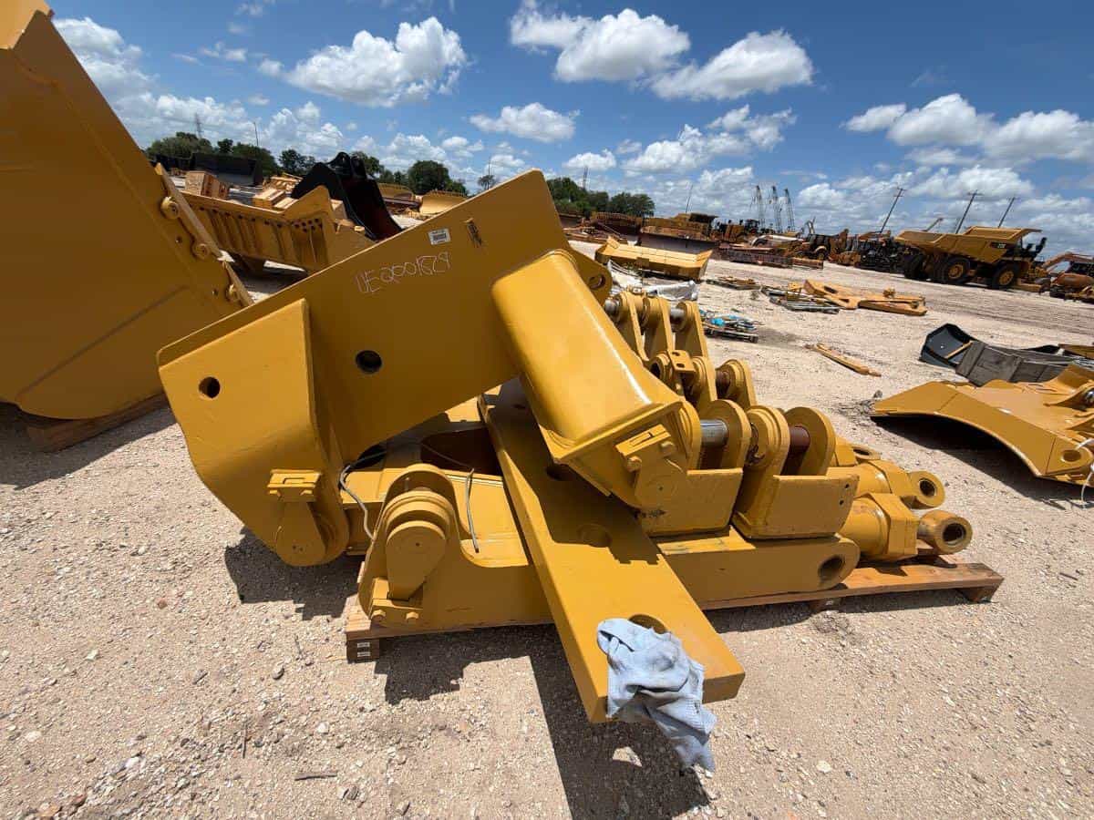 USED D8T SS RIPPER W/ PIN PULLER MQ image 6