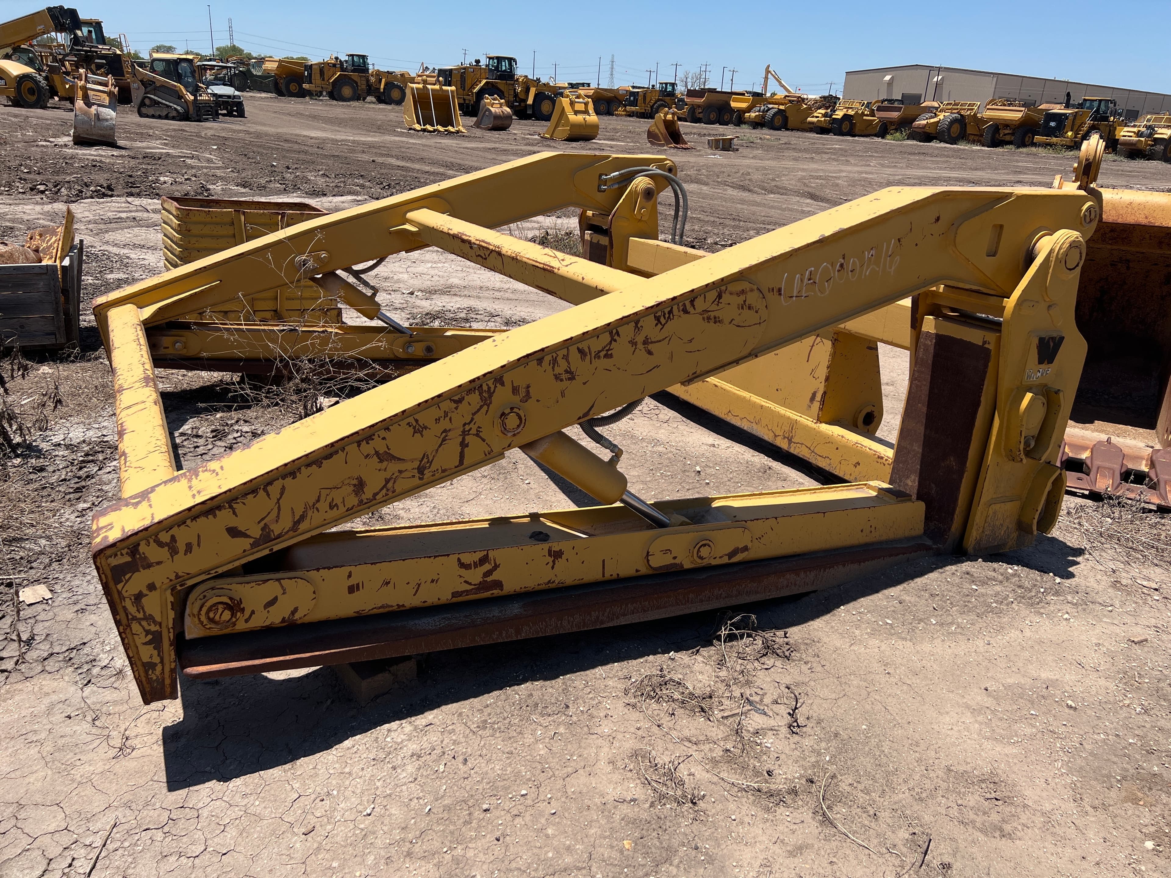 USED WICKER BRAND HYD. PIPE/POLE FORKS MQ image 1